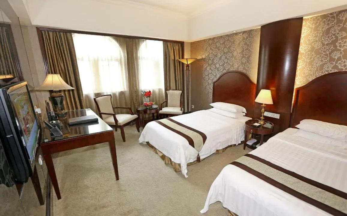 Bed in Grand Palace Hotel - Grand Hotel Management Group - Free shuttle bus to Canton Fair during Canton Fair period
