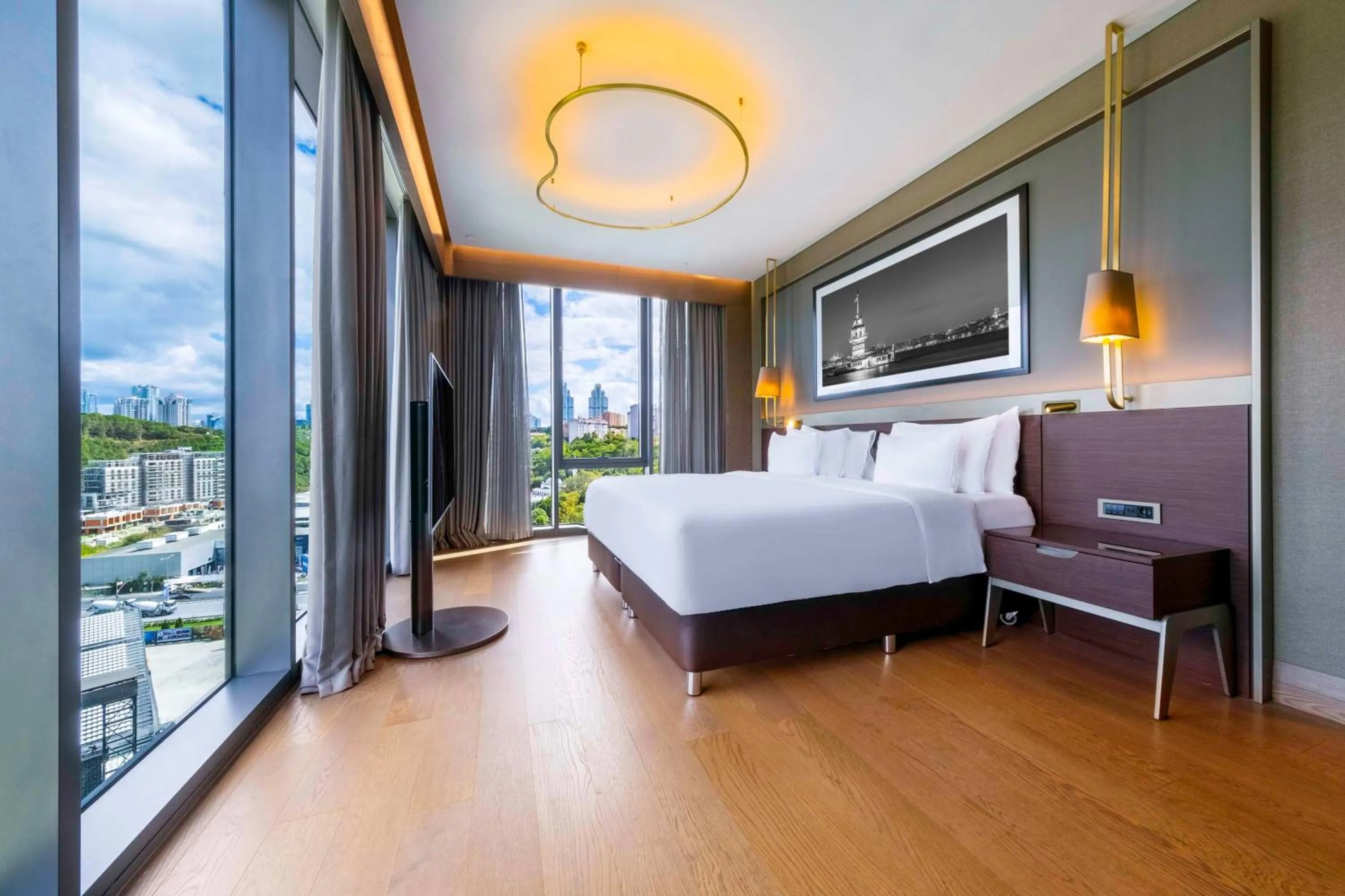 Photo of the whole room, Bed in Radisson Collection Hotel, Vadistanbul