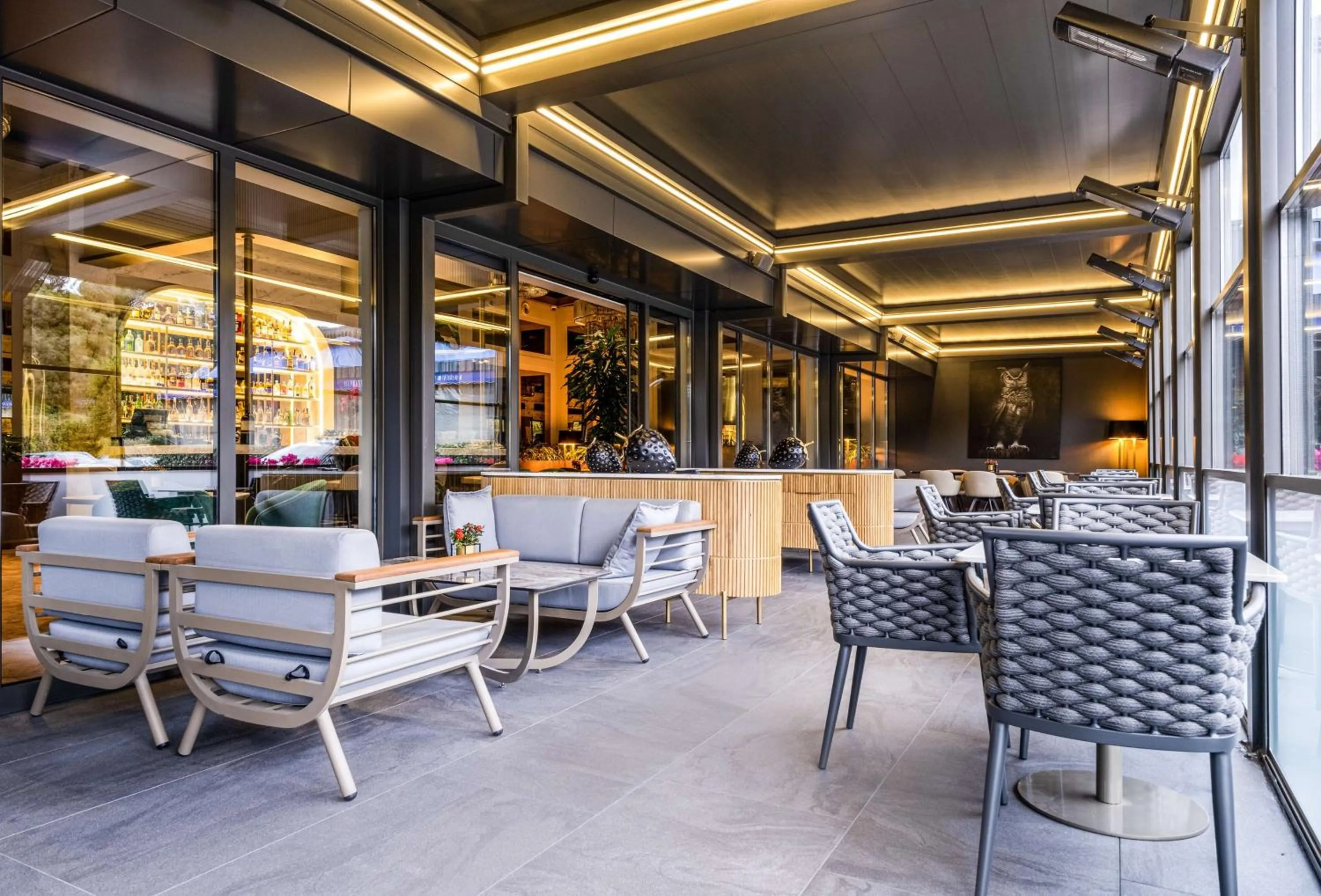 Lounge or bar in Radisson Collection Hotel, Vadistanbul