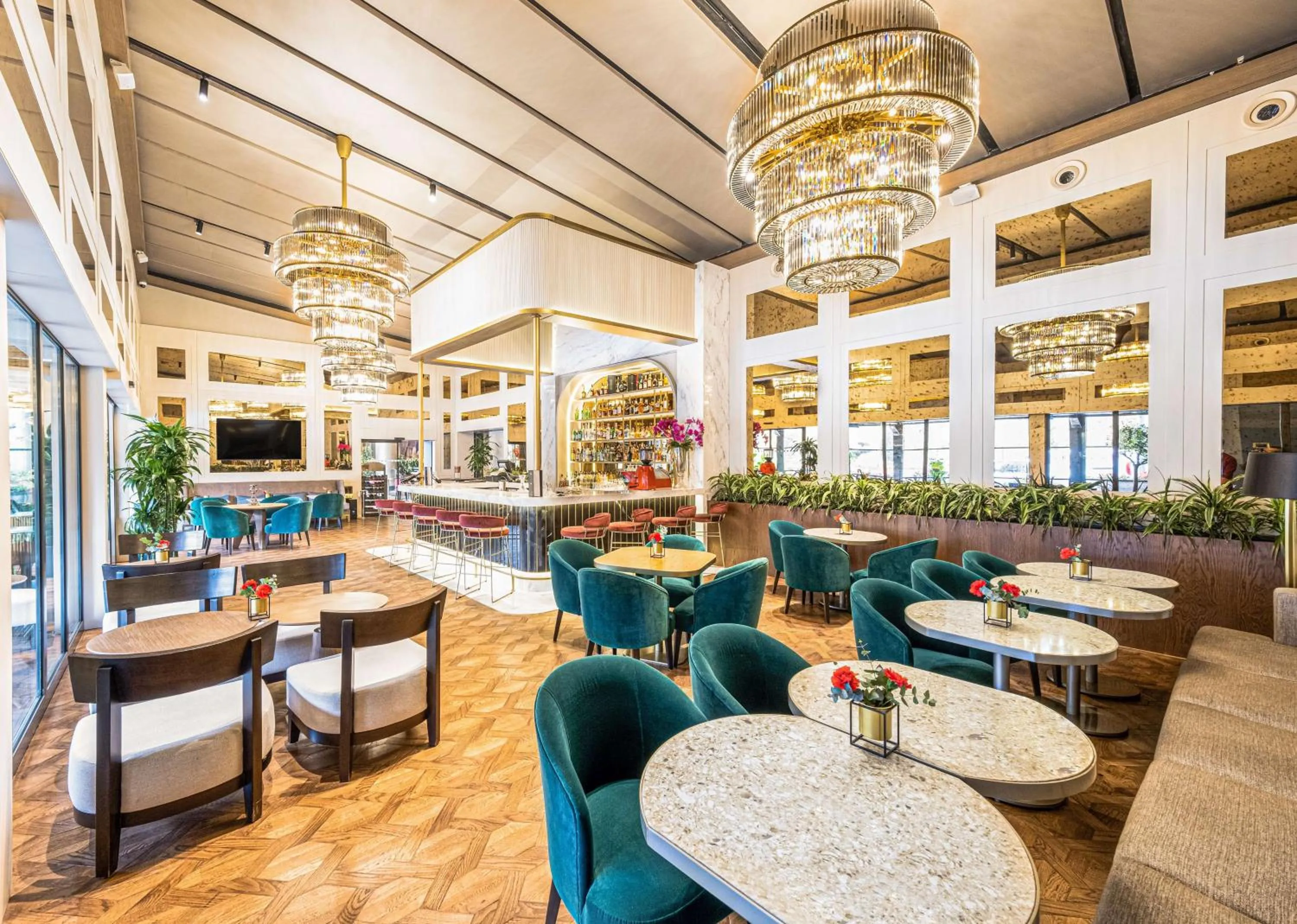 Lounge or bar in Radisson Collection Hotel, Vadistanbul