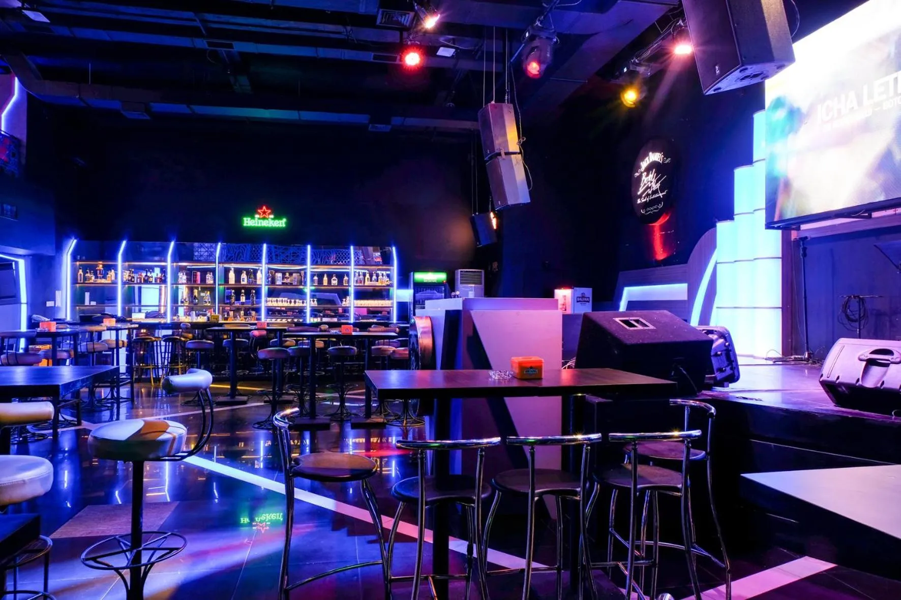 Lounge/Bar in Almadera Hotel