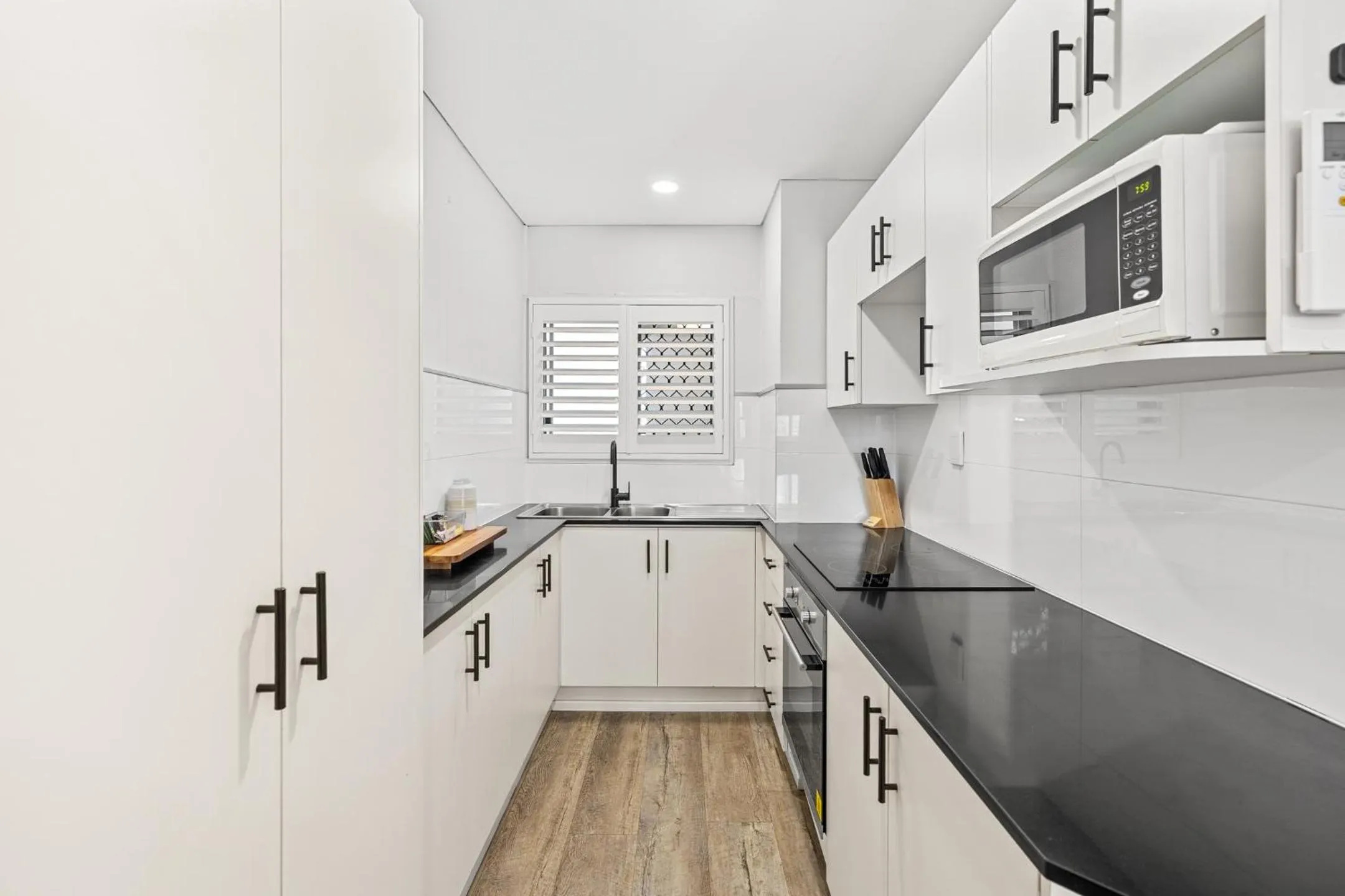 Kitchen or kitchenette in Maroochy Sands Holiday Apartments