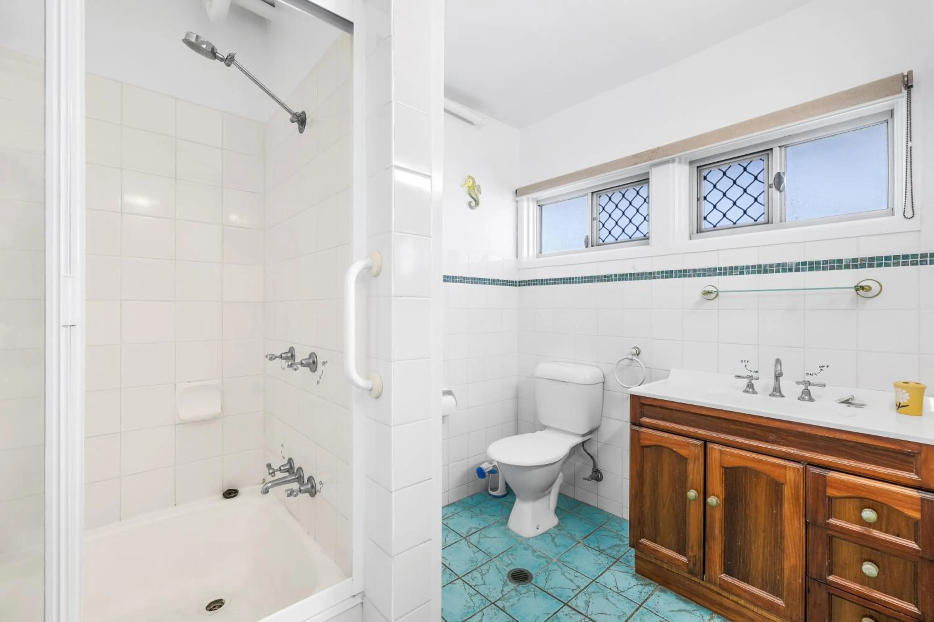 Bathroom in Maroochy Sands Holiday Apartments