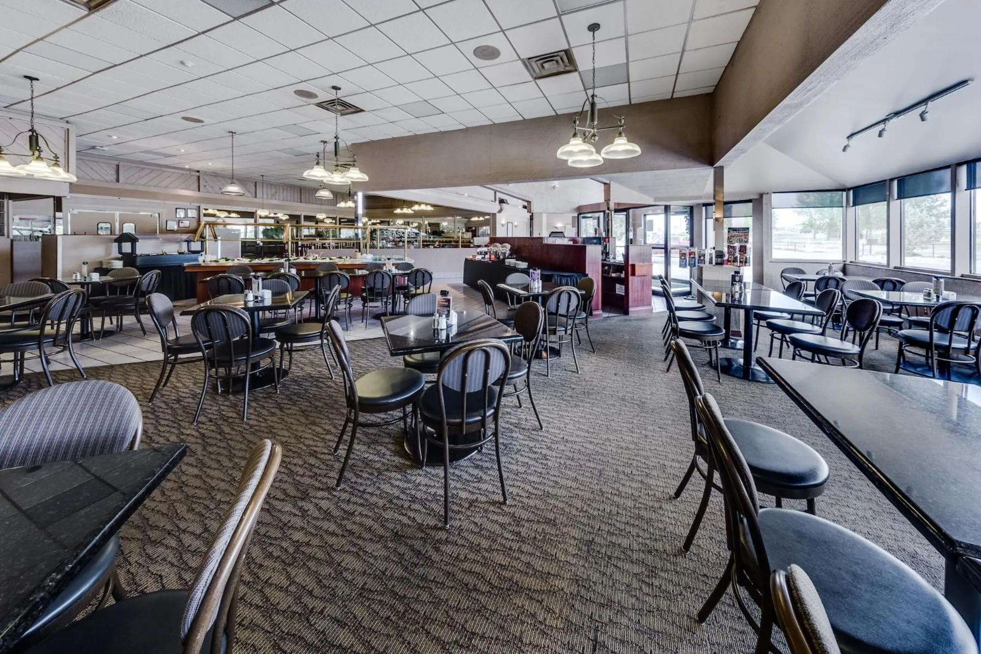 Restaurant/places to eat in Heritage Inn Hotel & Convention Centre - Moose Jaw