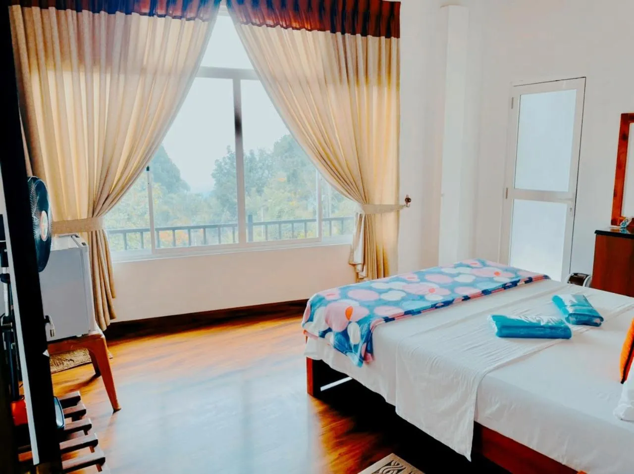 Bedroom, Bed in Poomaz Peace Palace