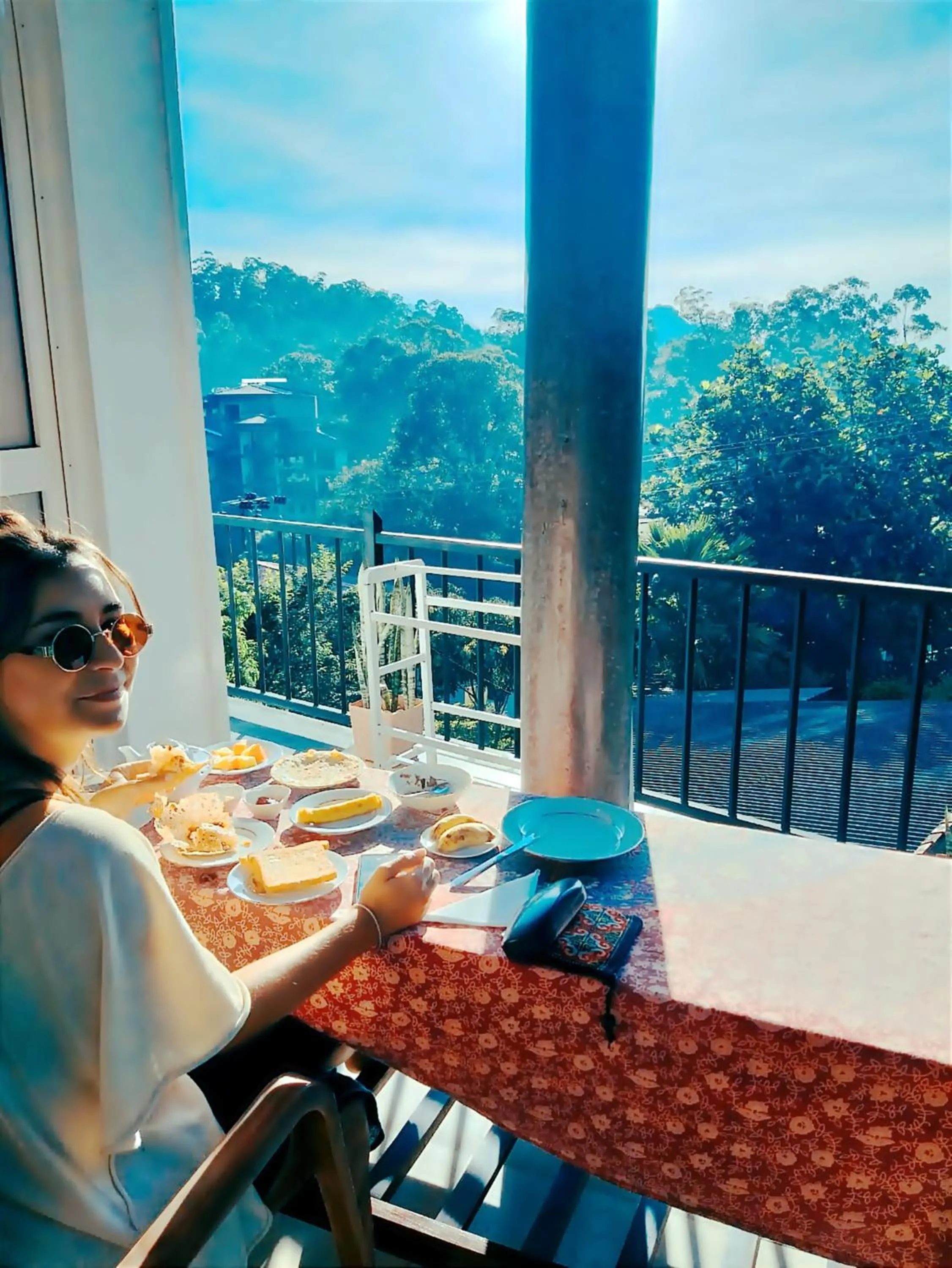 Guests in Poomaz Peace Palace