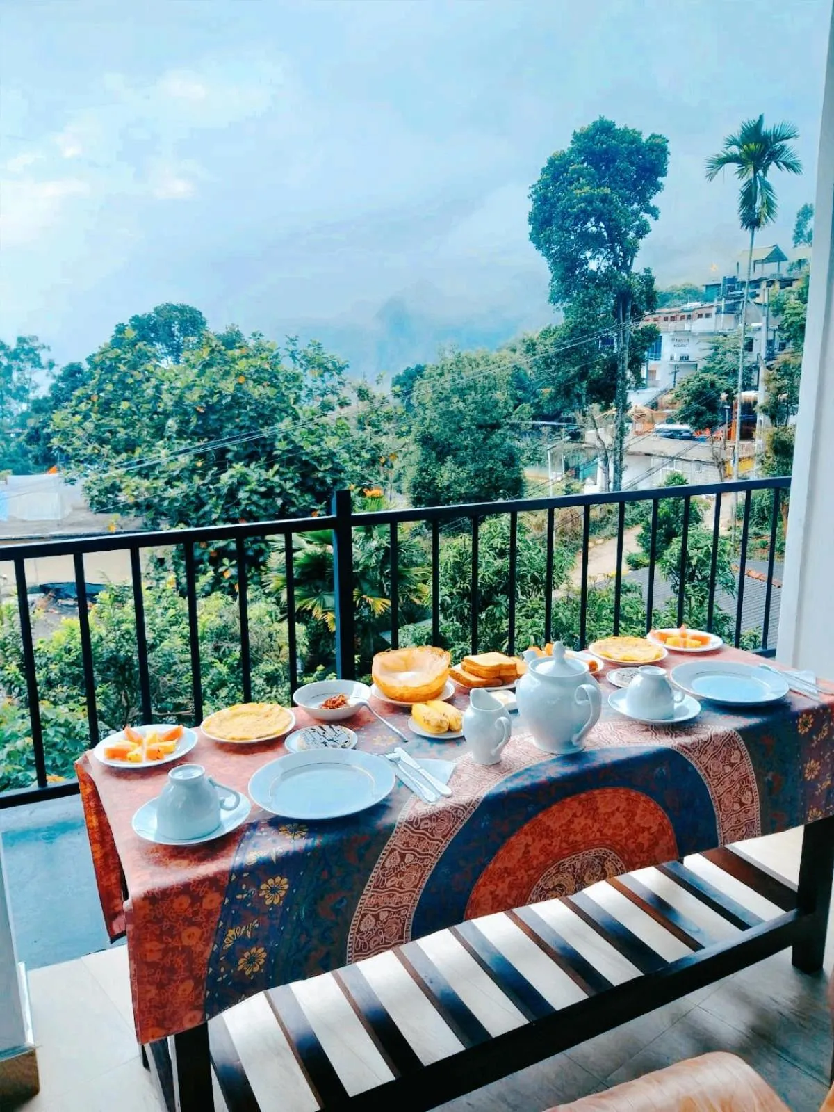 Breakfast in Poomaz Peace Palace