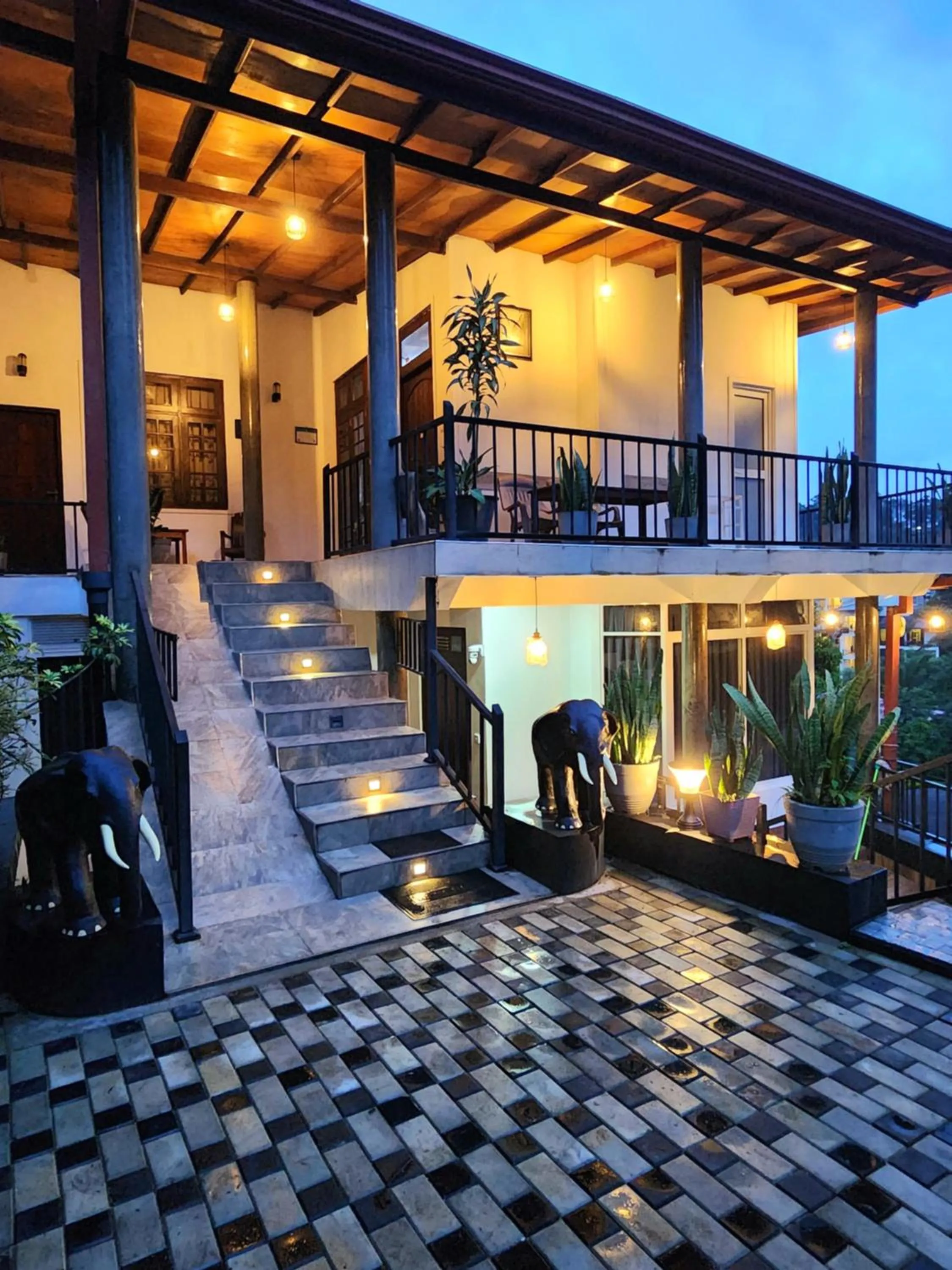 Property building in Poomaz Peace Palace