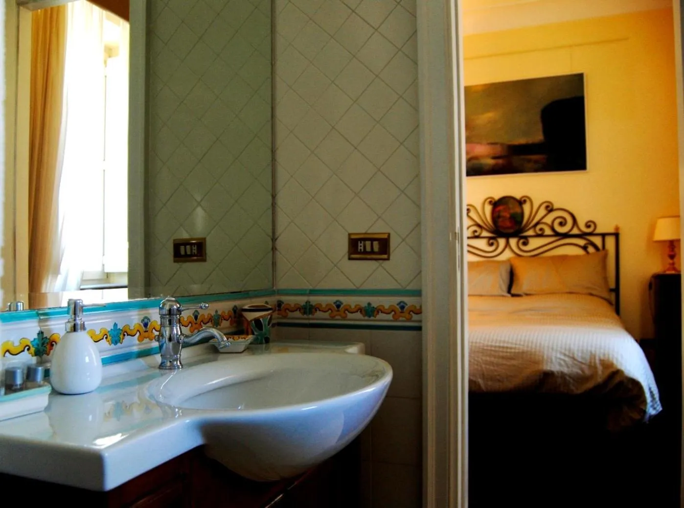Bathroom, Bed in Calabritto Suite