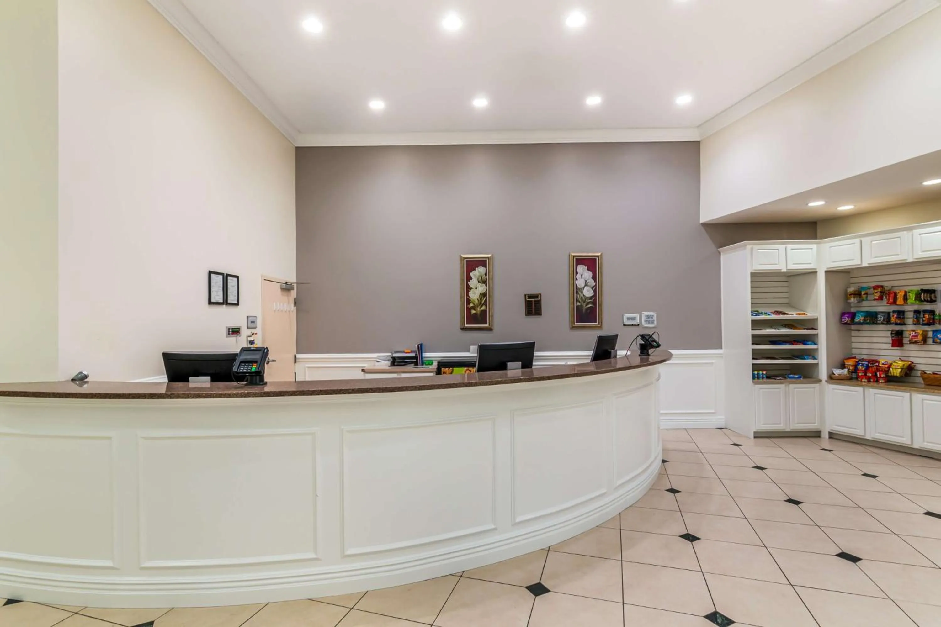Lobby or reception in DoubleTree by Hilton Jefferson City