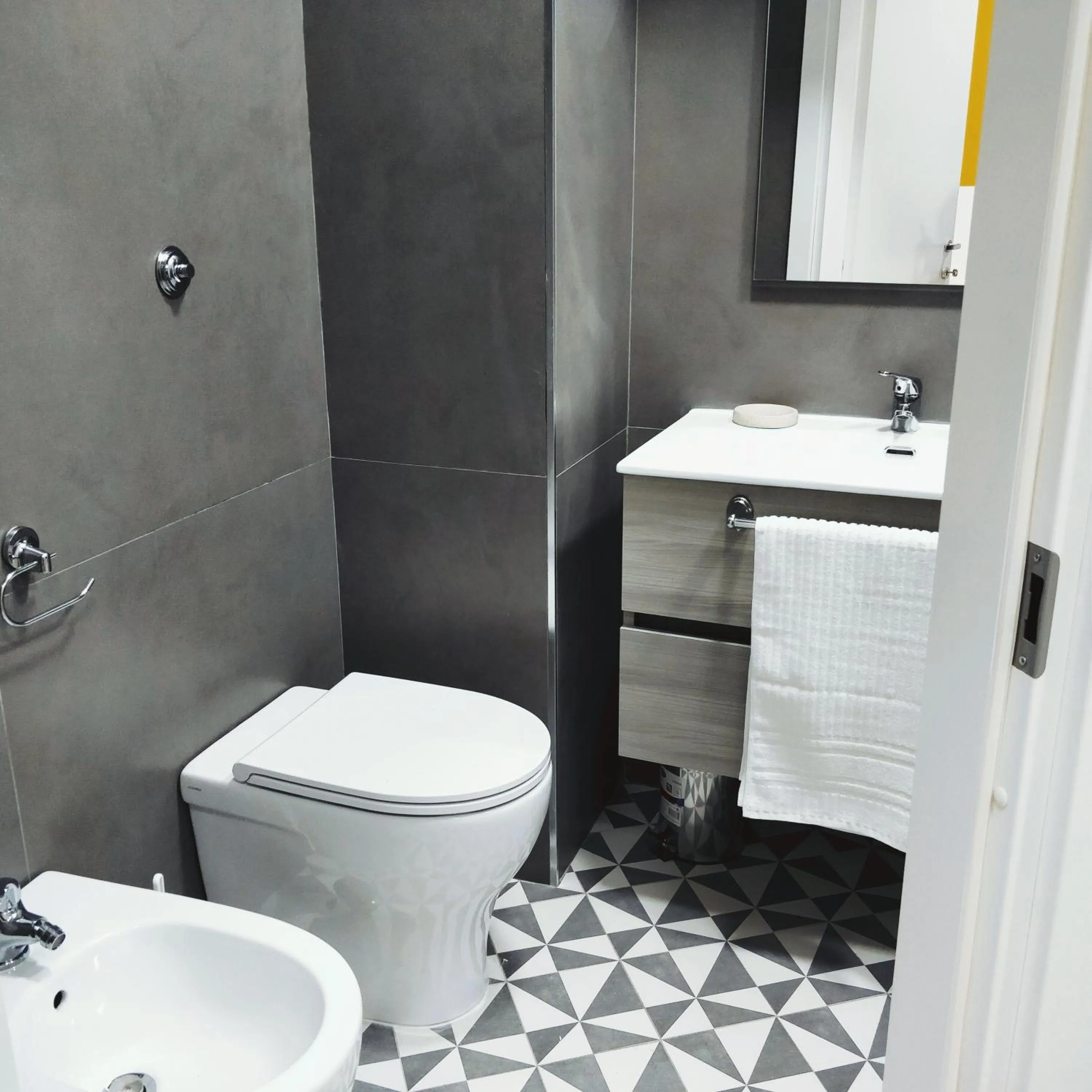 Toilet in La Chambre