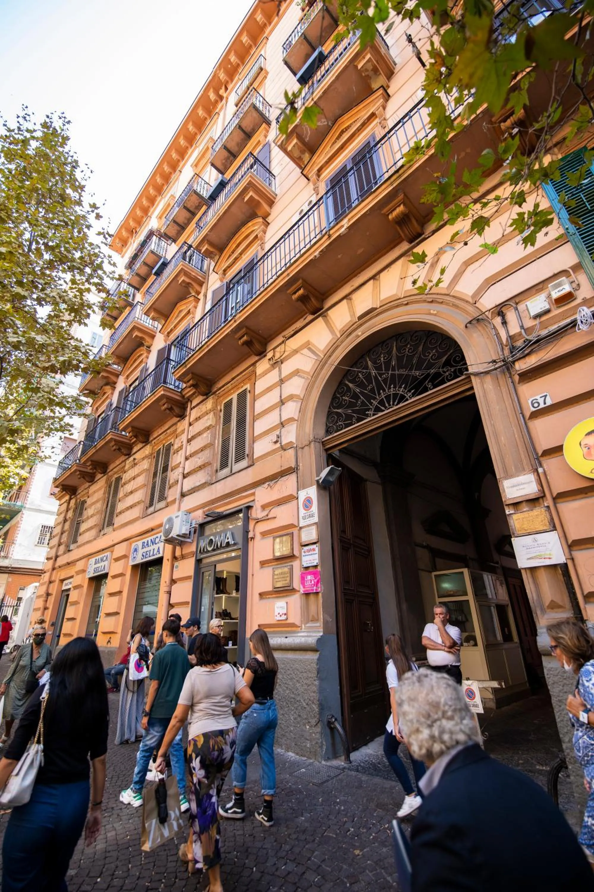 Facade/entrance in La Chambre