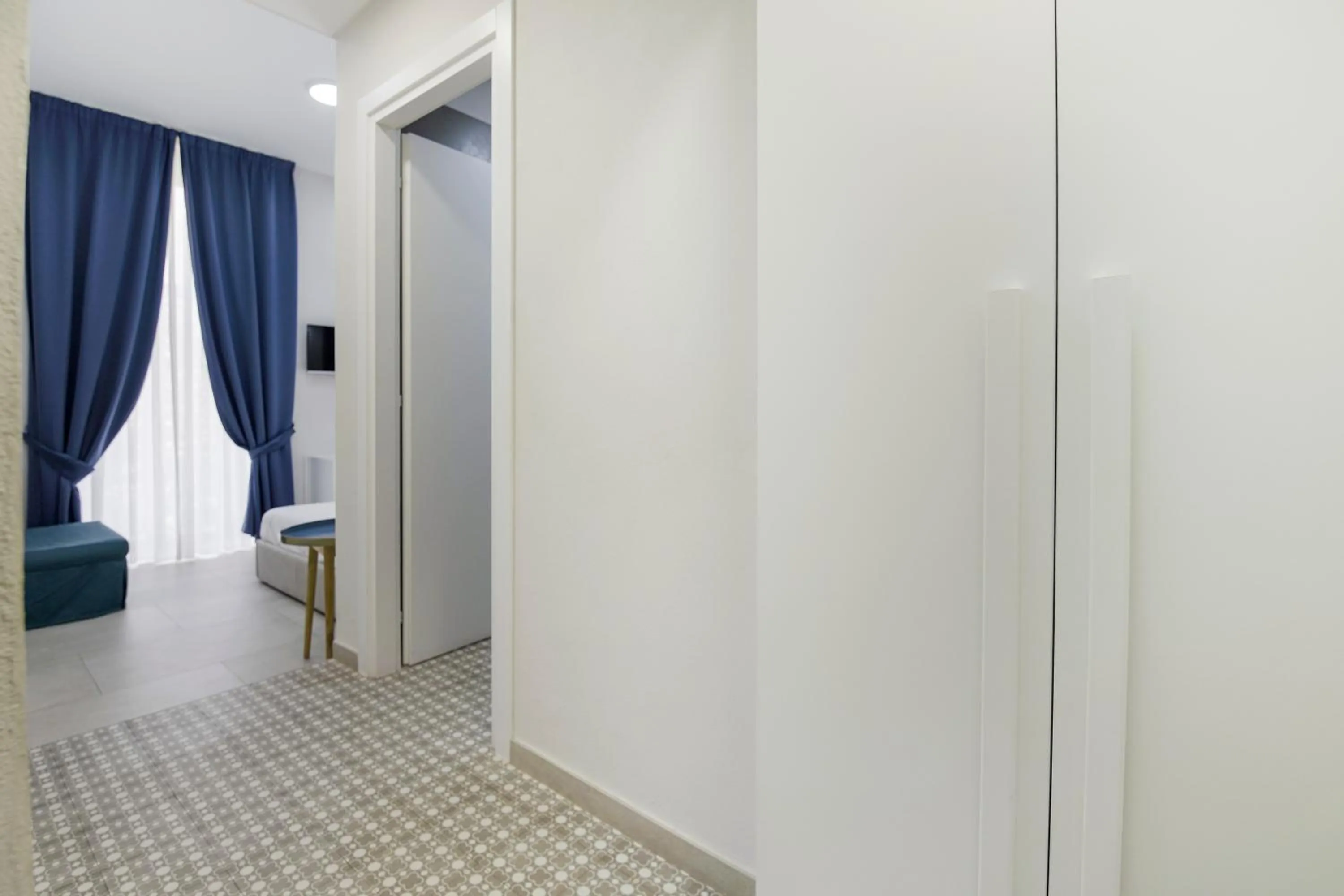 Photo of the whole room in La Chambre