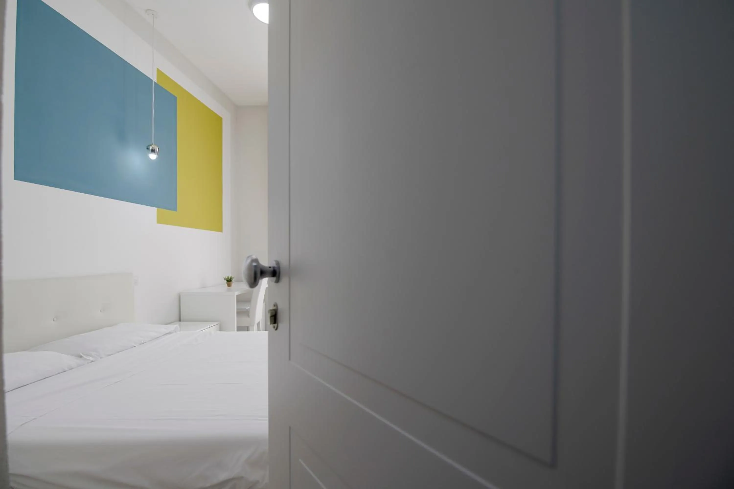 Bedroom, Bed in La Chambre