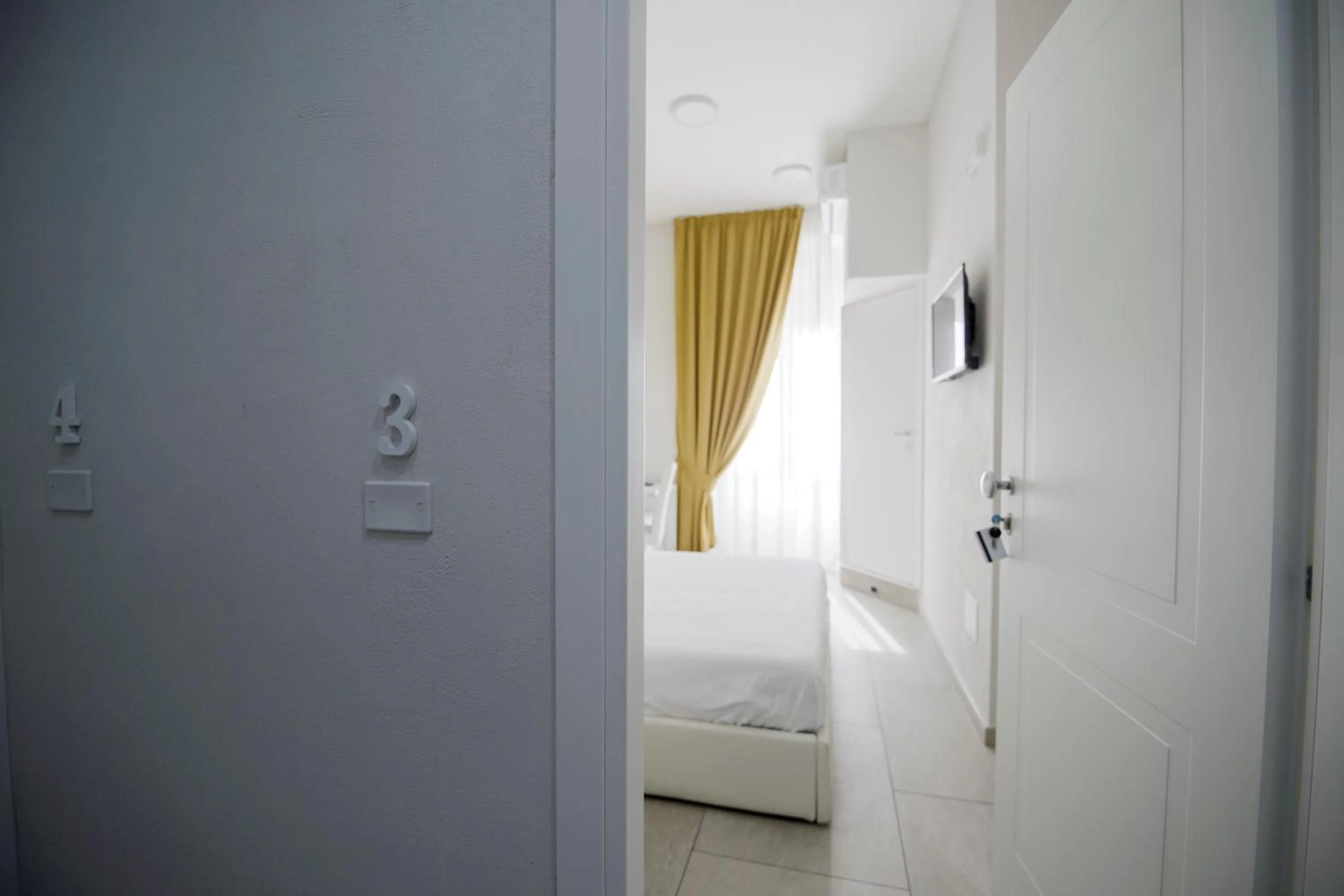 Bedroom, Bed in La Chambre