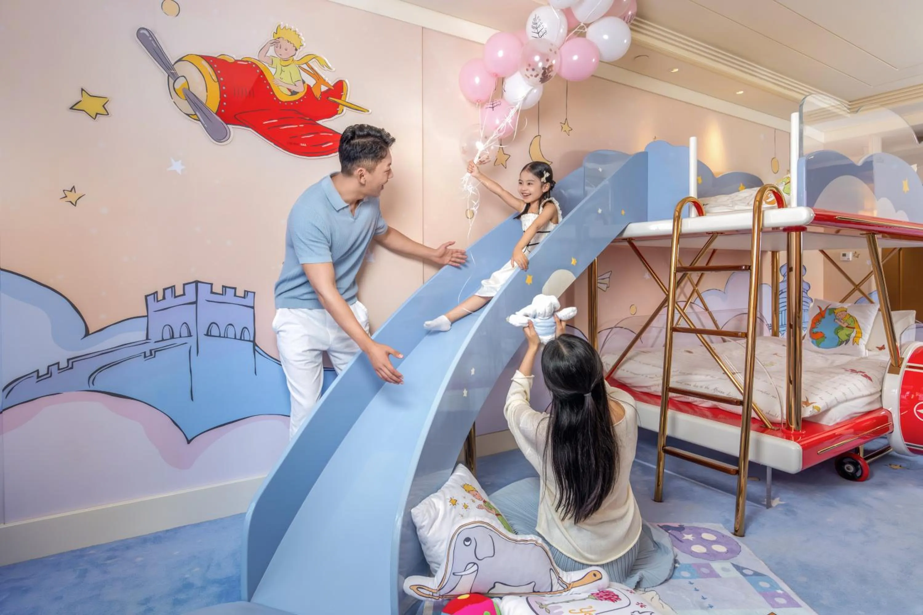 bunk bed, Bed in Four Seasons Hotel Beijing