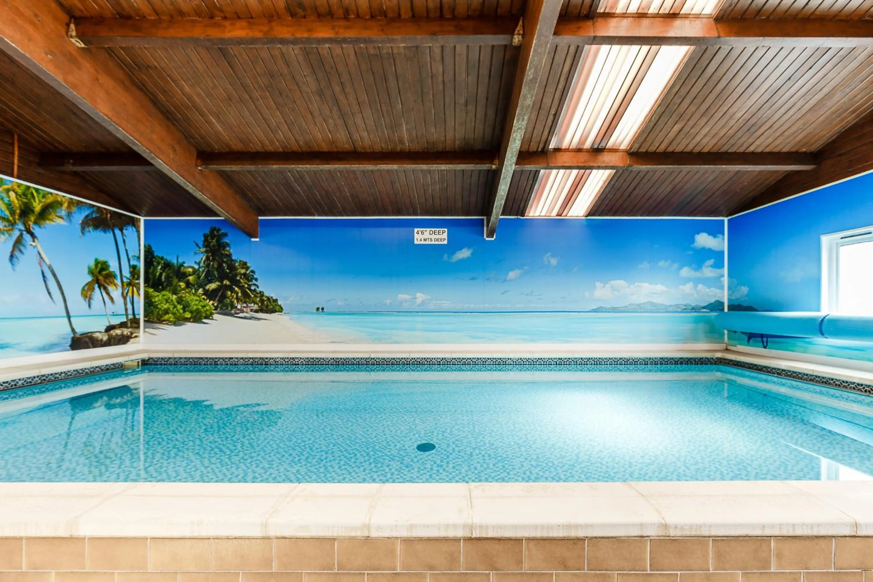 Swimming pool in Bucklegrove Holiday Park