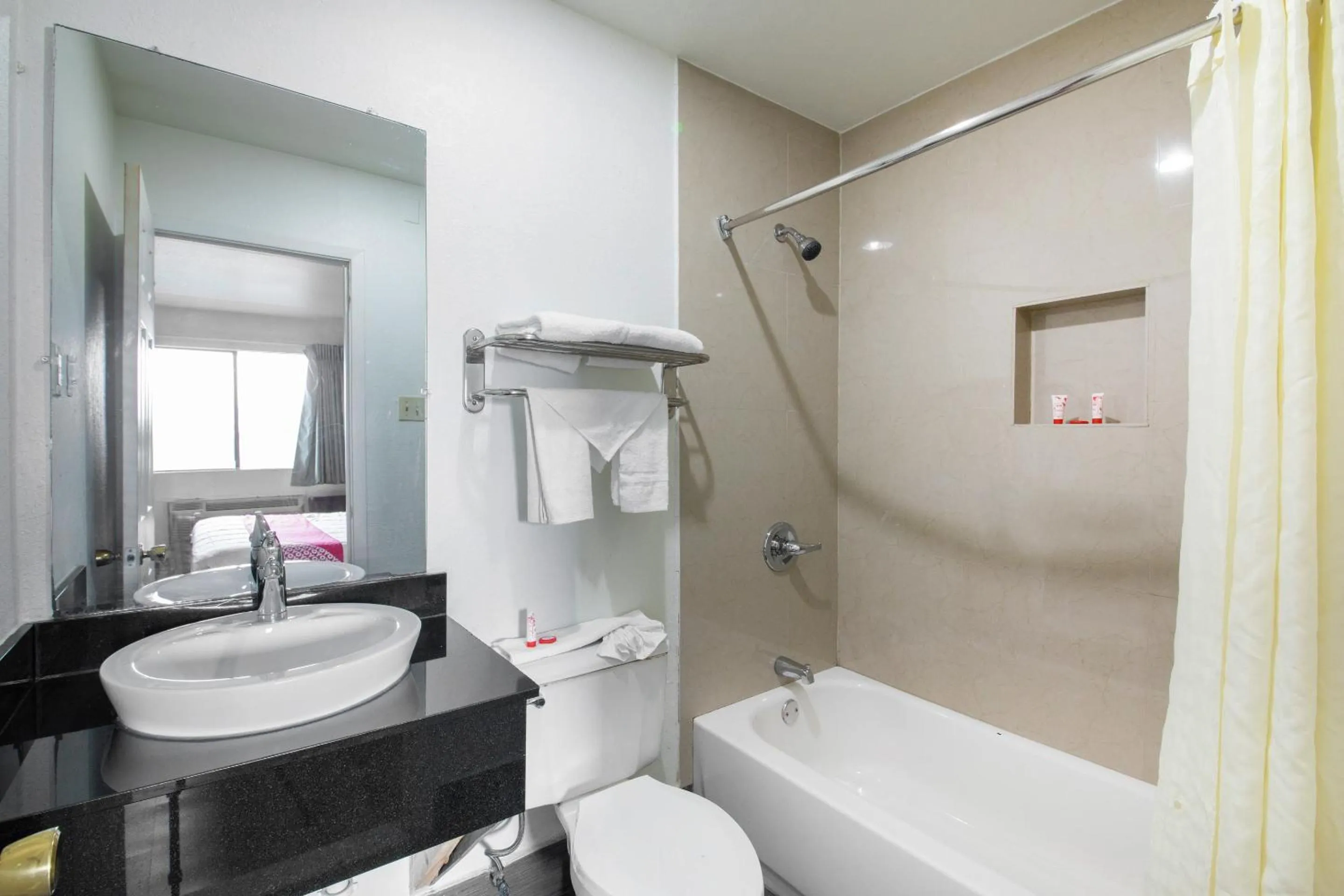 Bathroom in OYO Hotel Irving DFW Airport North