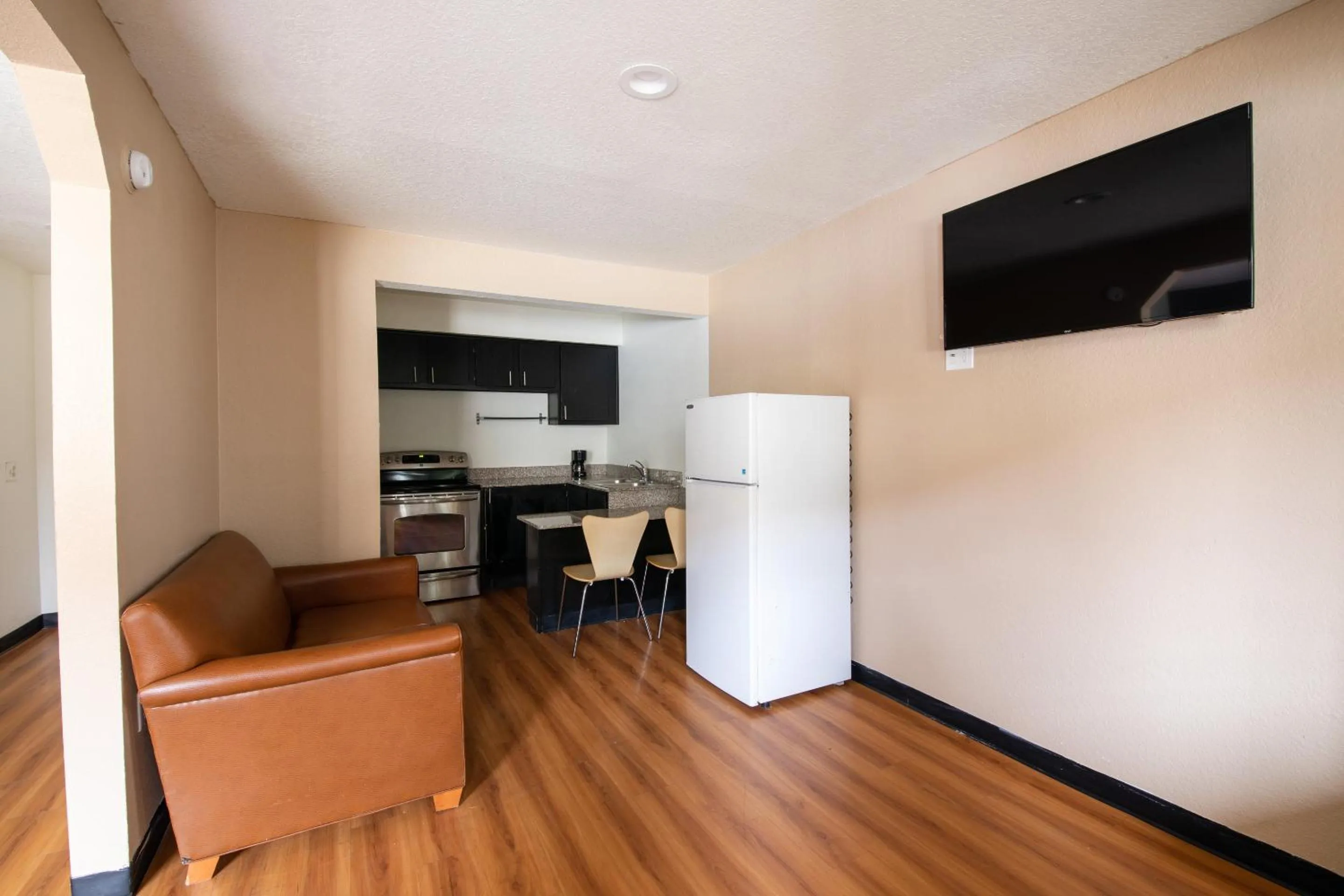 Bedroom in OYO Hotel Irving DFW Airport North