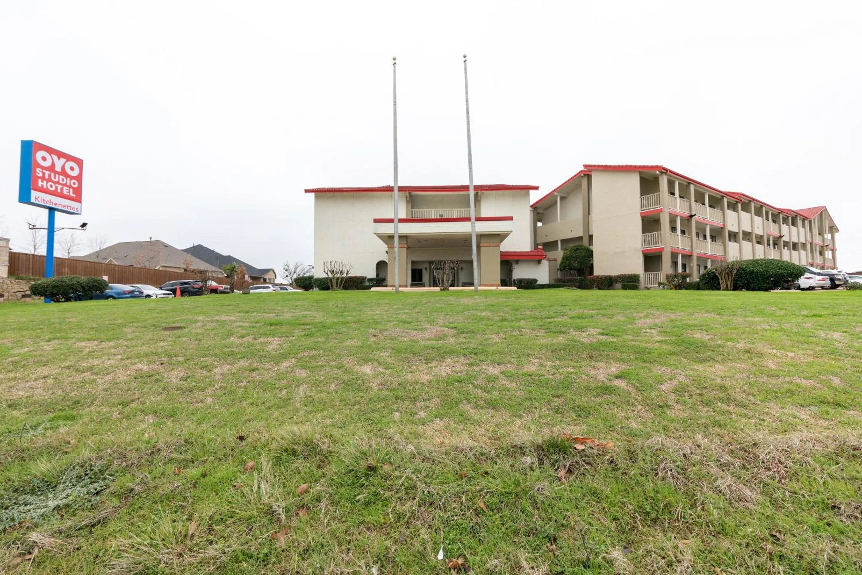 Facade/entrance in OYO Hotel Irving DFW Airport North