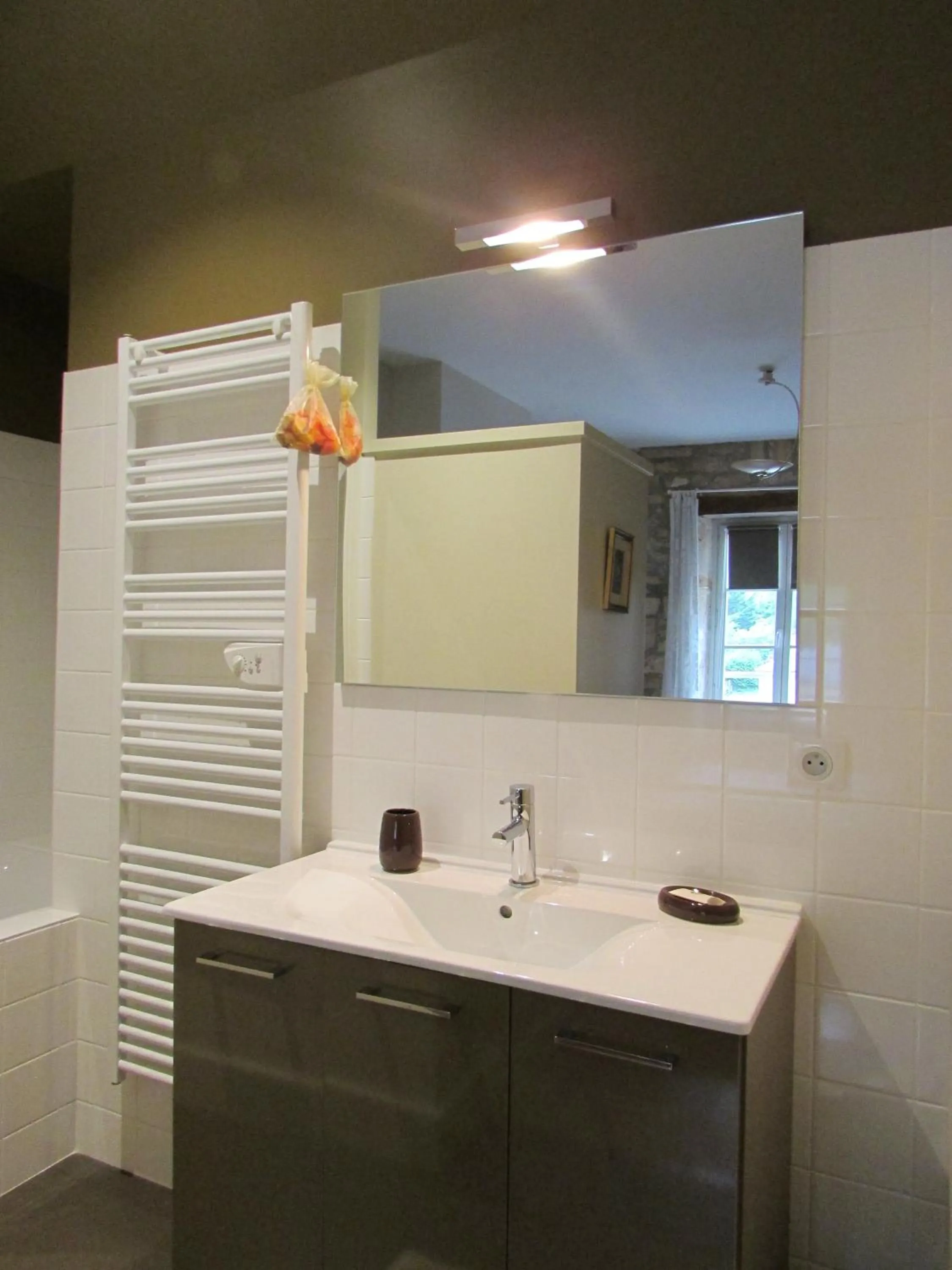 Bathroom in Gites de Jeand'Heurs