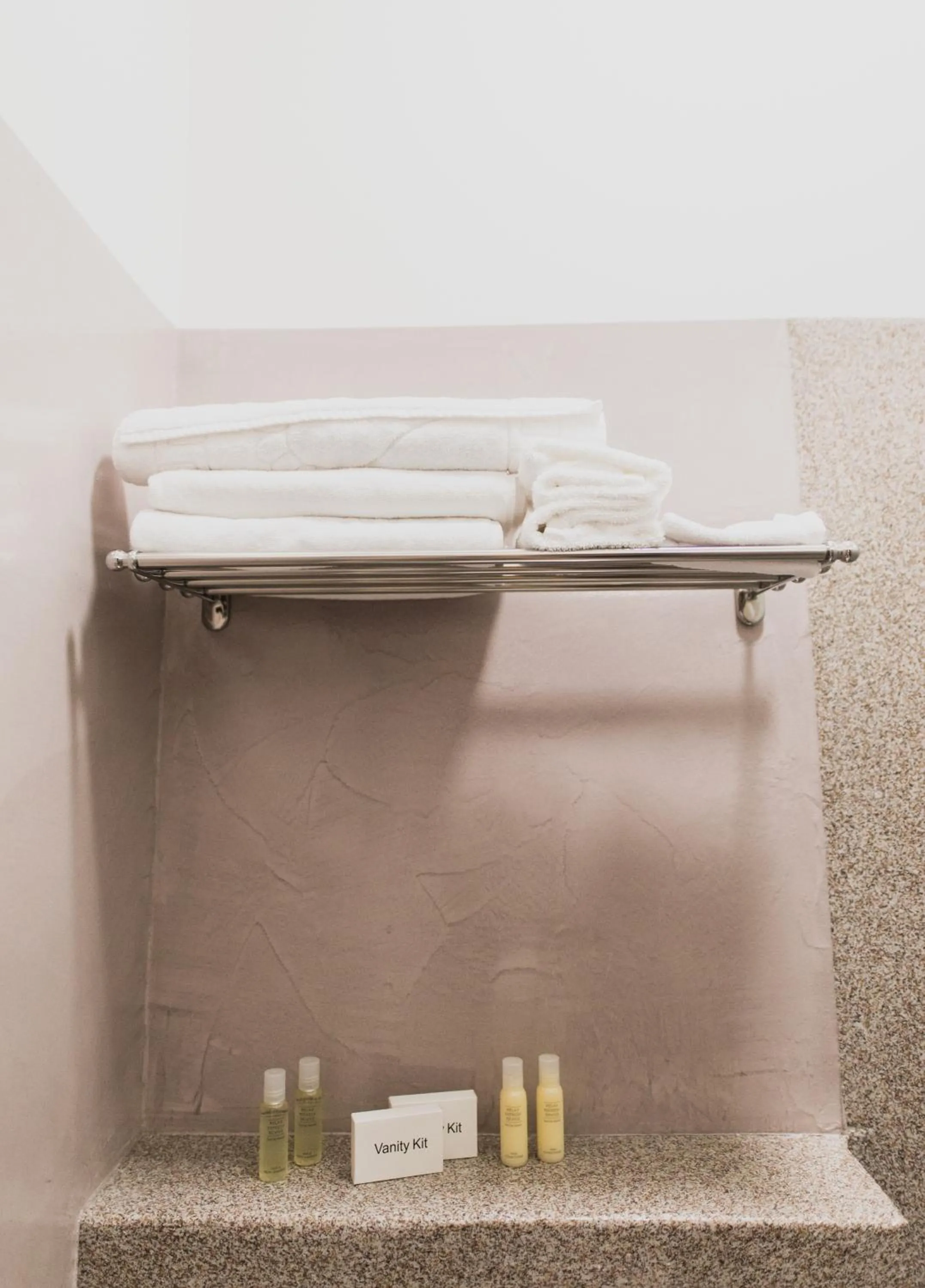 Shower in Hotel Duus by Keflavik Airport