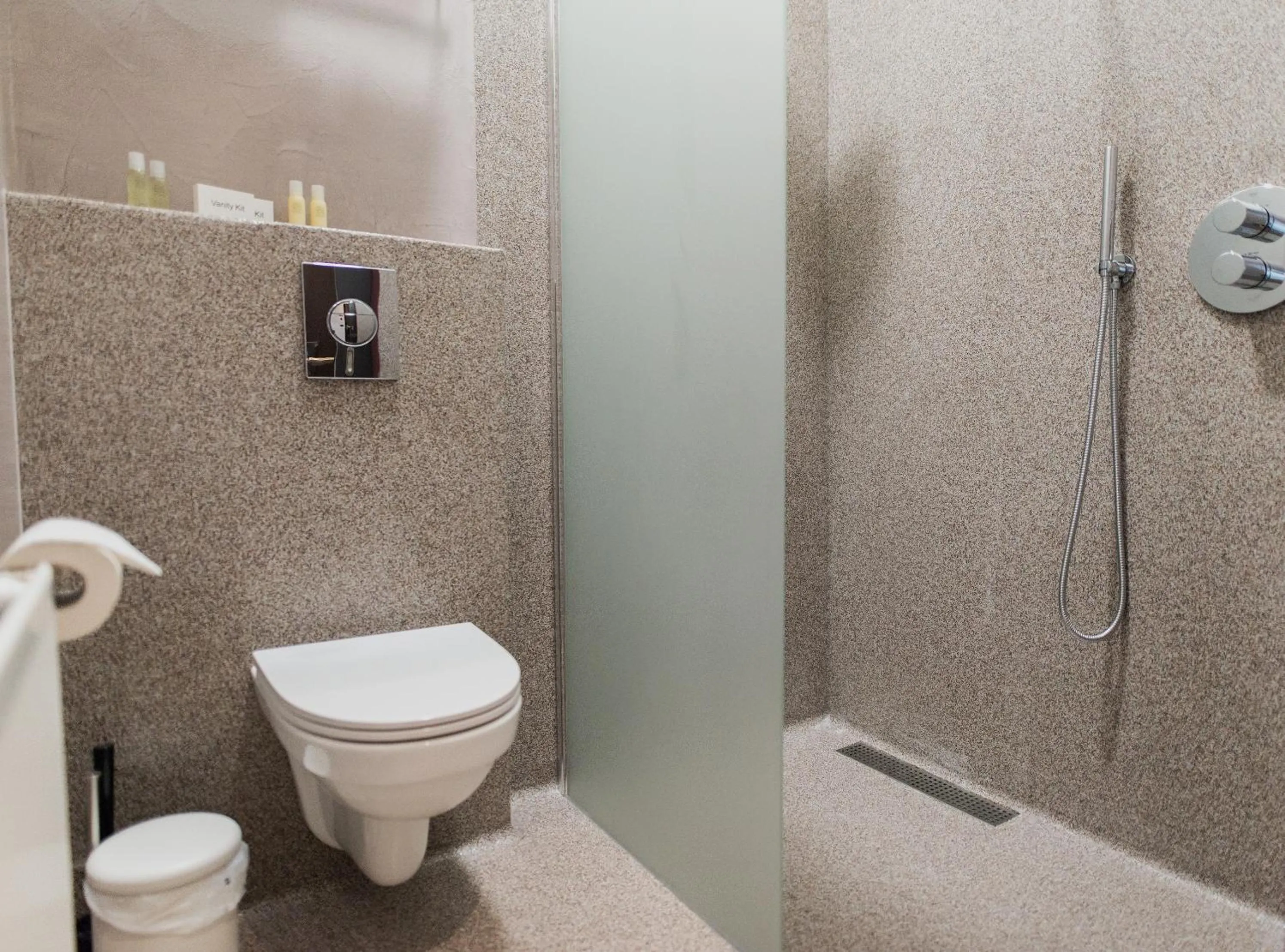 Bathroom in Hotel Duus by Keflavik Airport