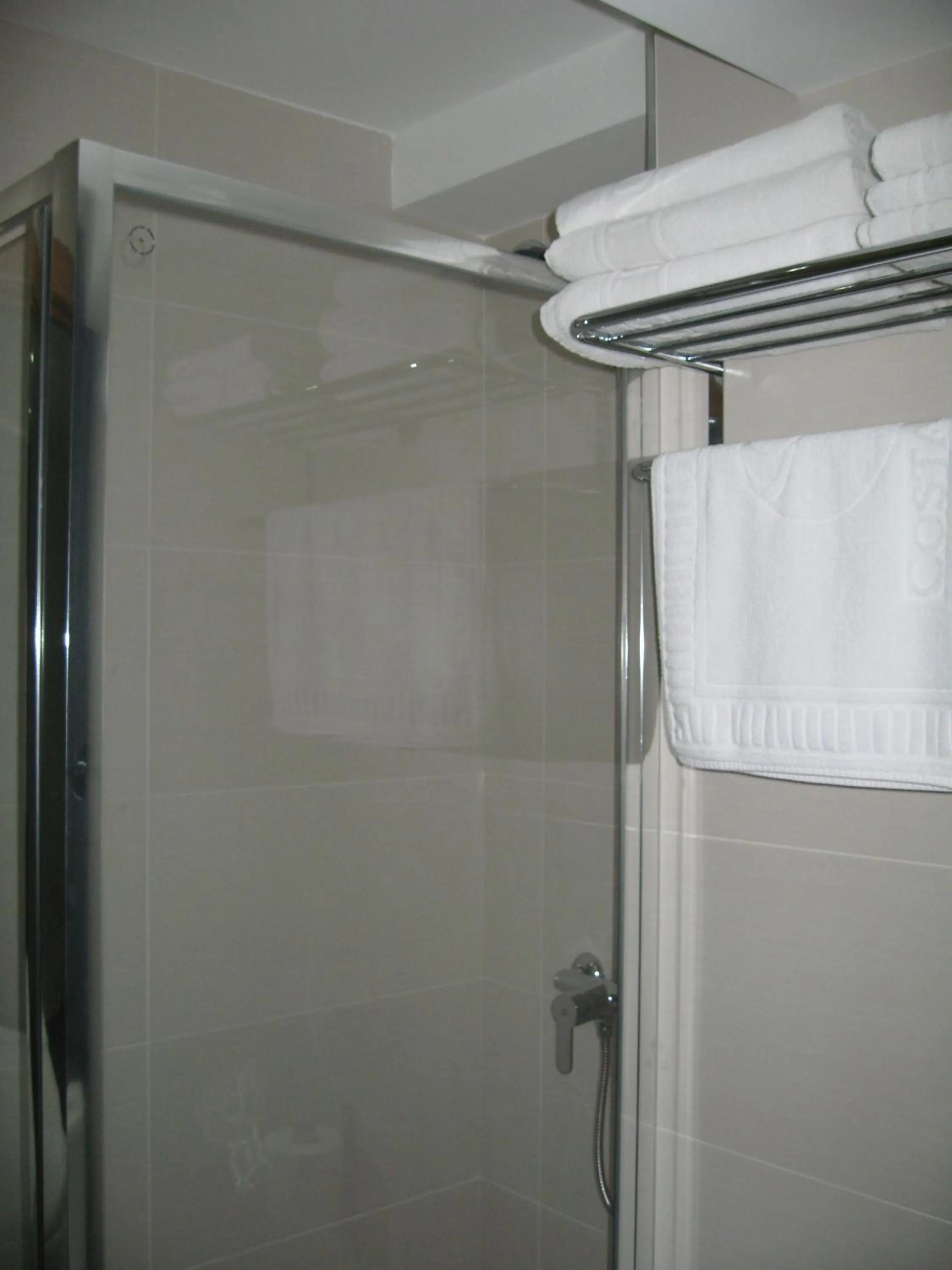 Shower in Hostal Libertad
