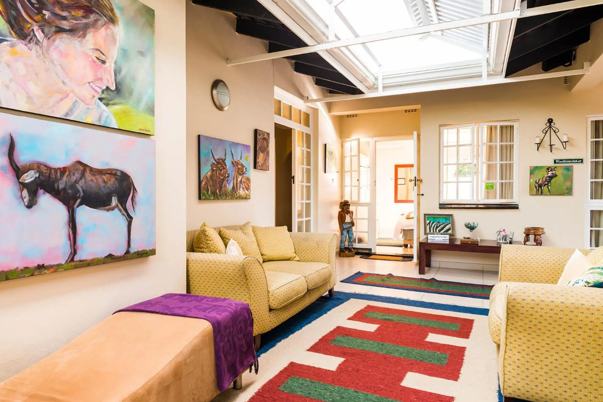 Communal lounge/ TV room in Westville Bed and Breakfast