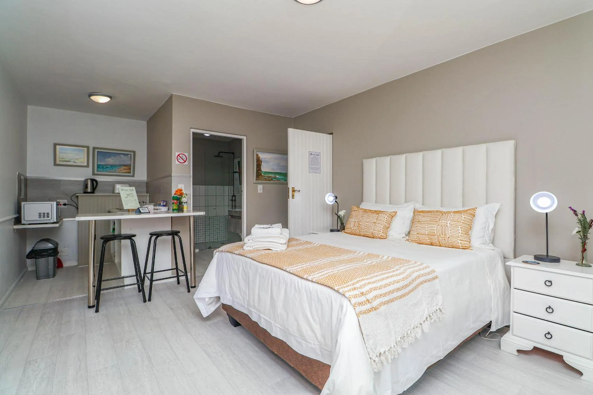 Bed in Glenview Heads Apartments