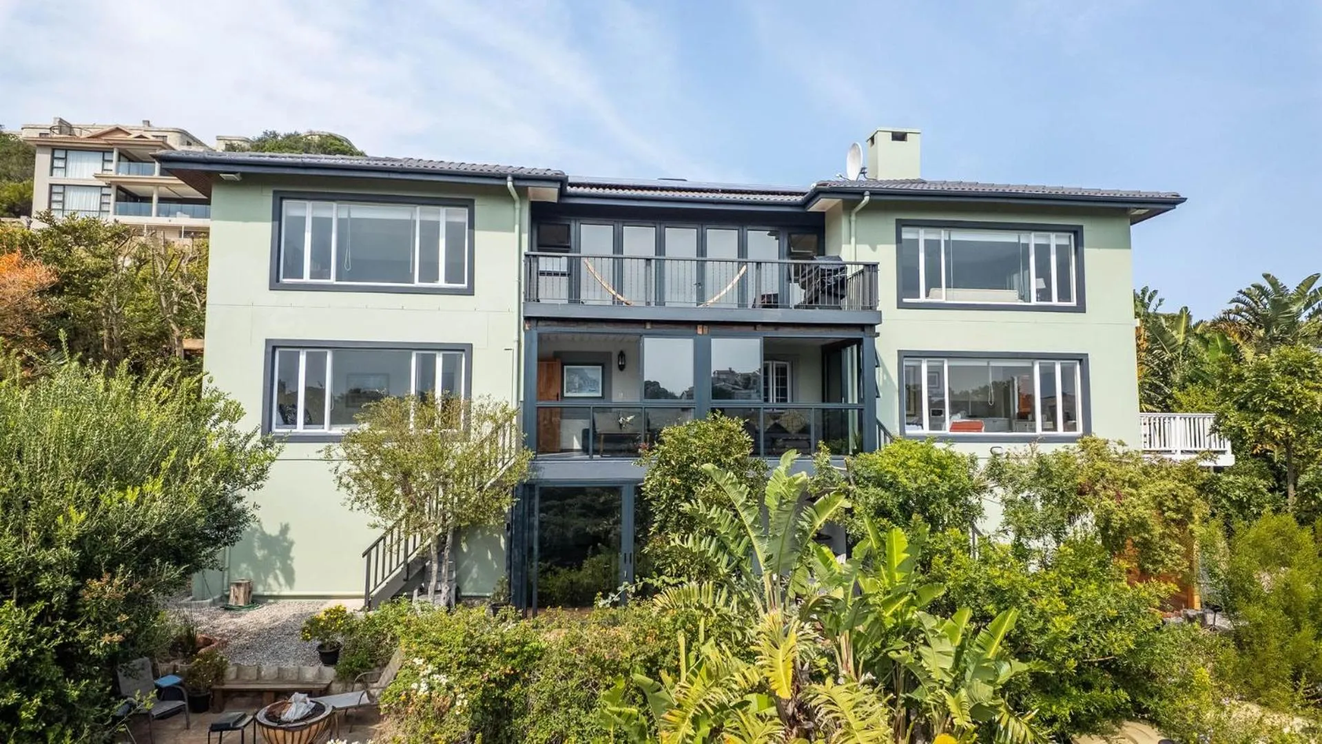 Property building in Glenview Heads Apartments