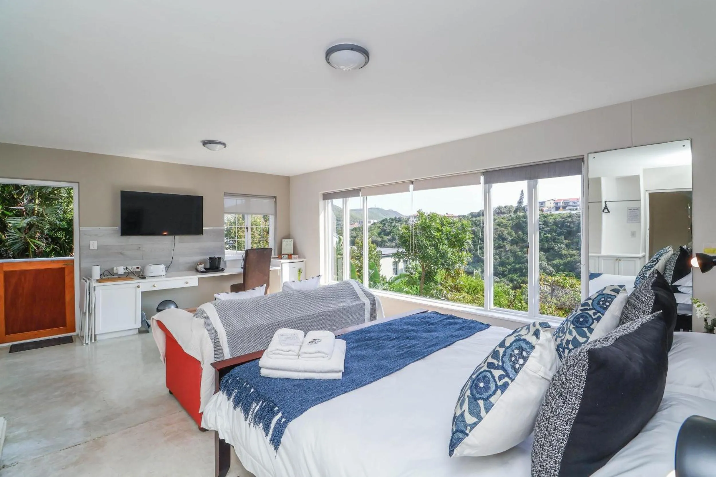 Bed in Glenview Heads Apartments