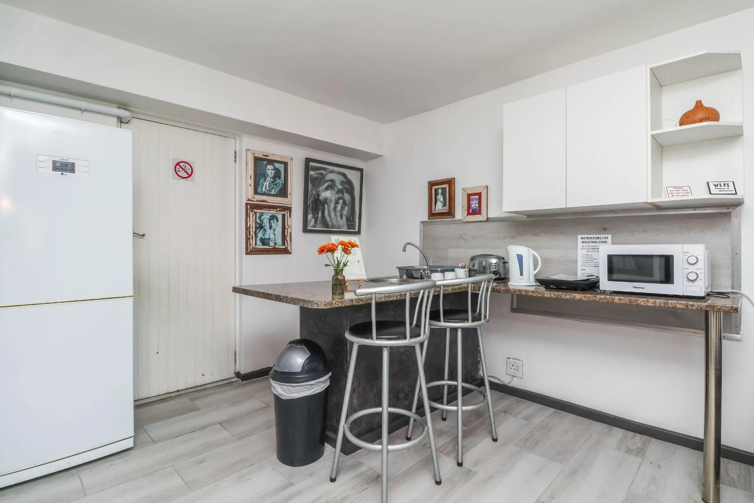 Kitchen or kitchenette in Glenview Heads Apartments