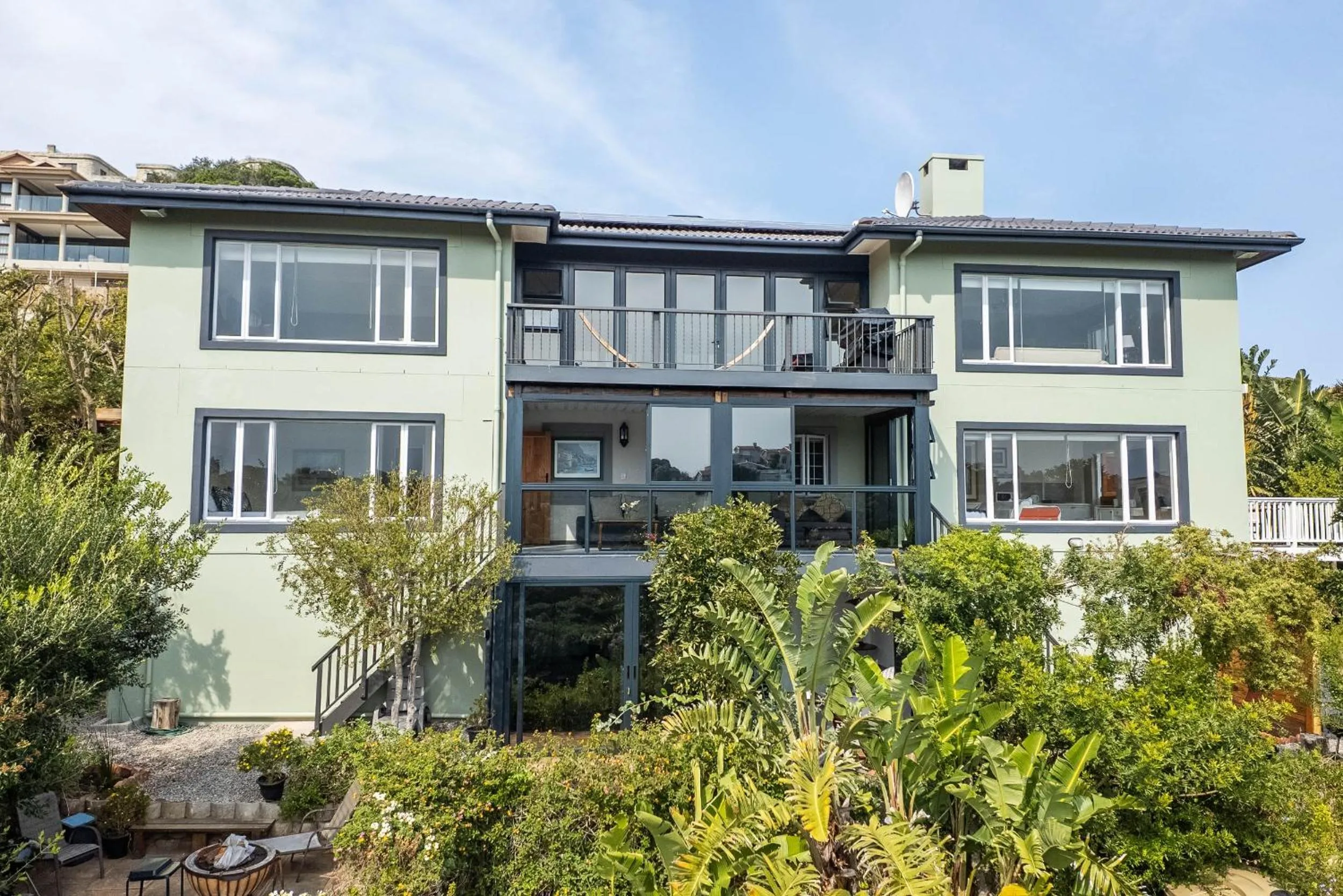 Property building in Glenview Heads Apartments