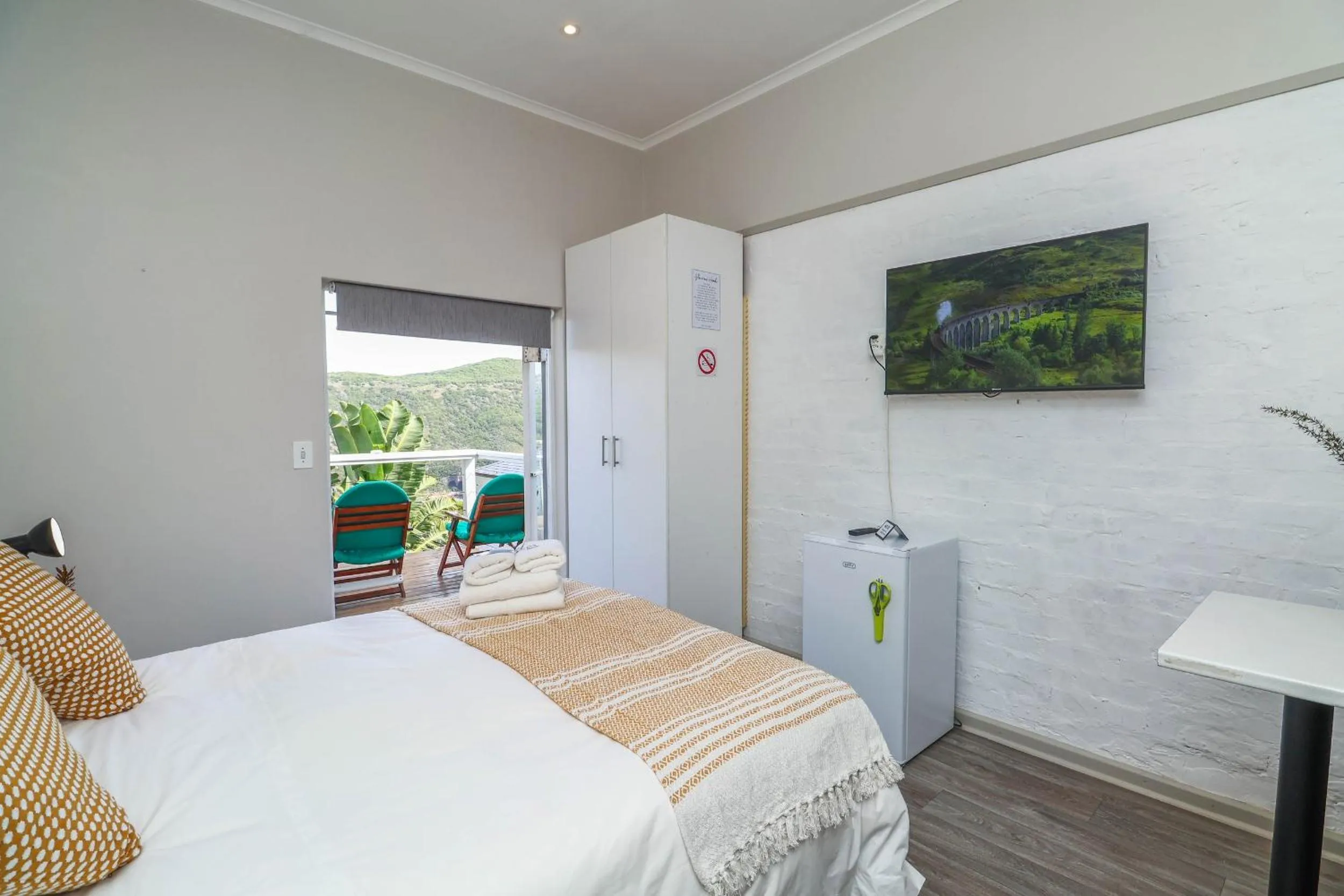 Bed in Glenview Heads Apartments