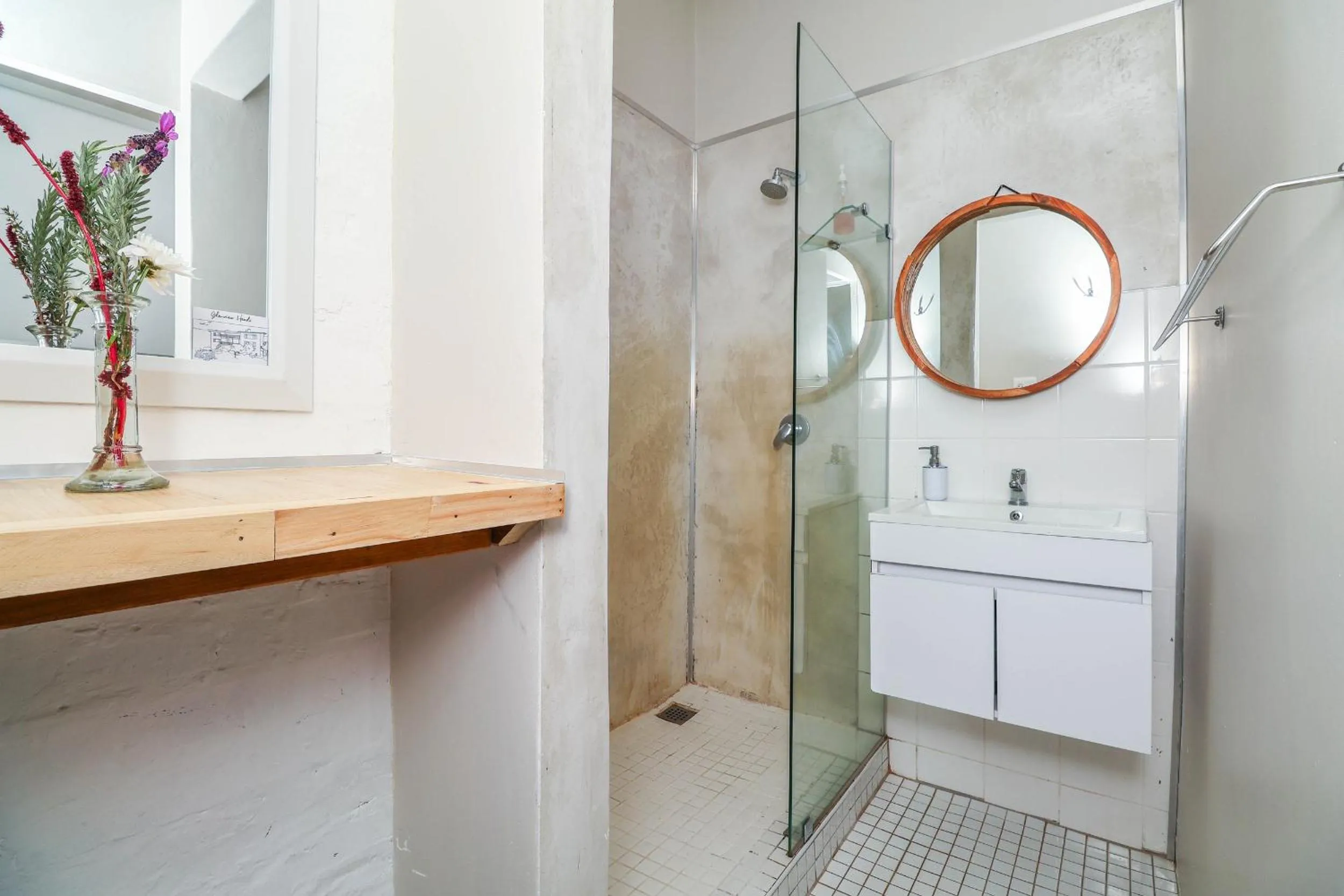 Shower in Glenview Heads Apartments