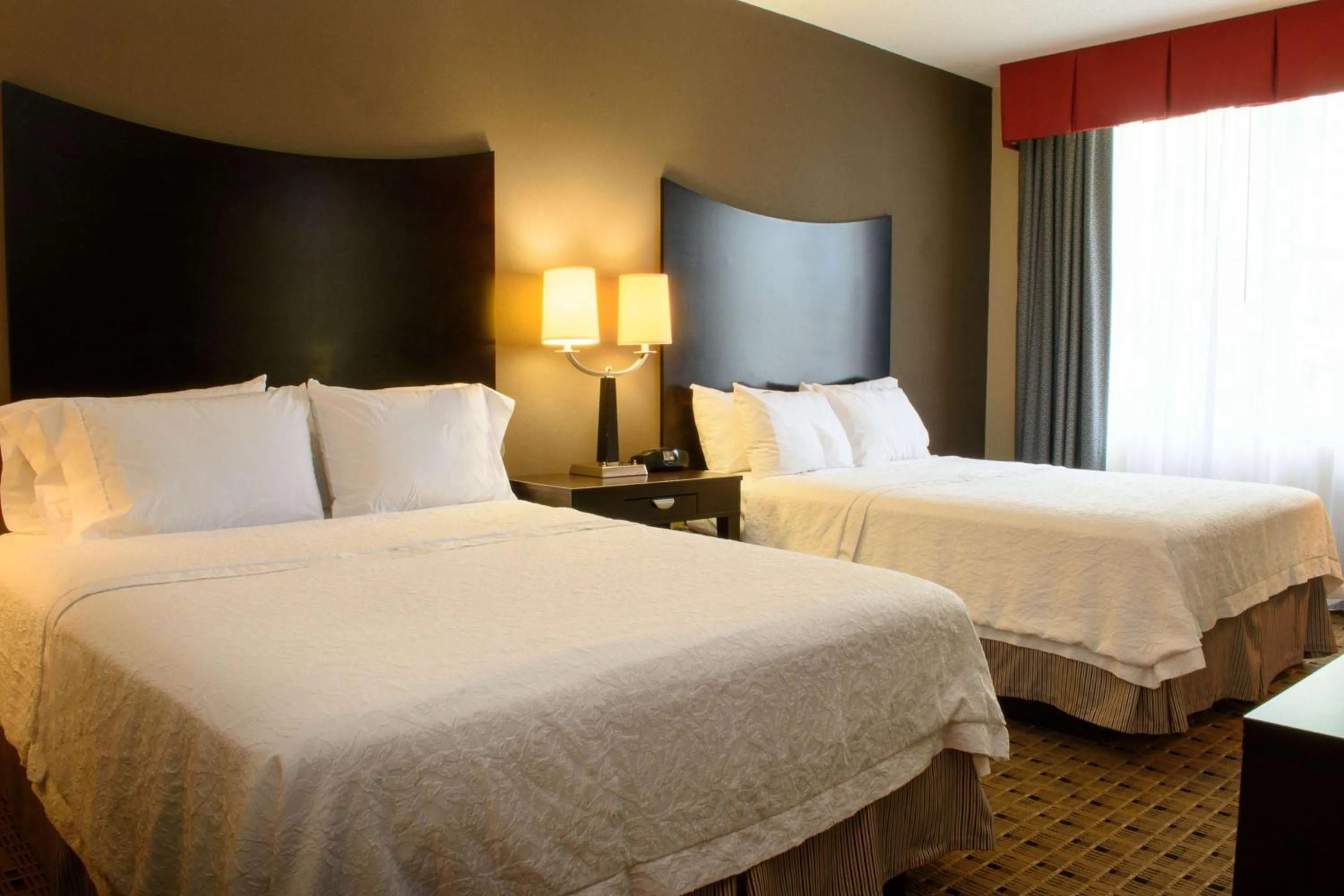 Bed in Hampton Inn & Suites Montgomery-Downtown