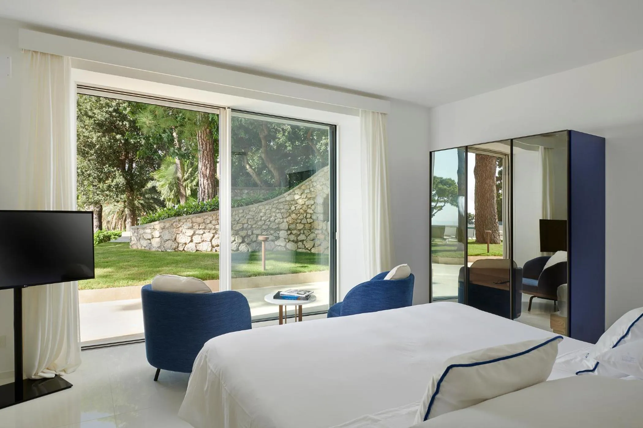 Bed in Hotel Scalinatella