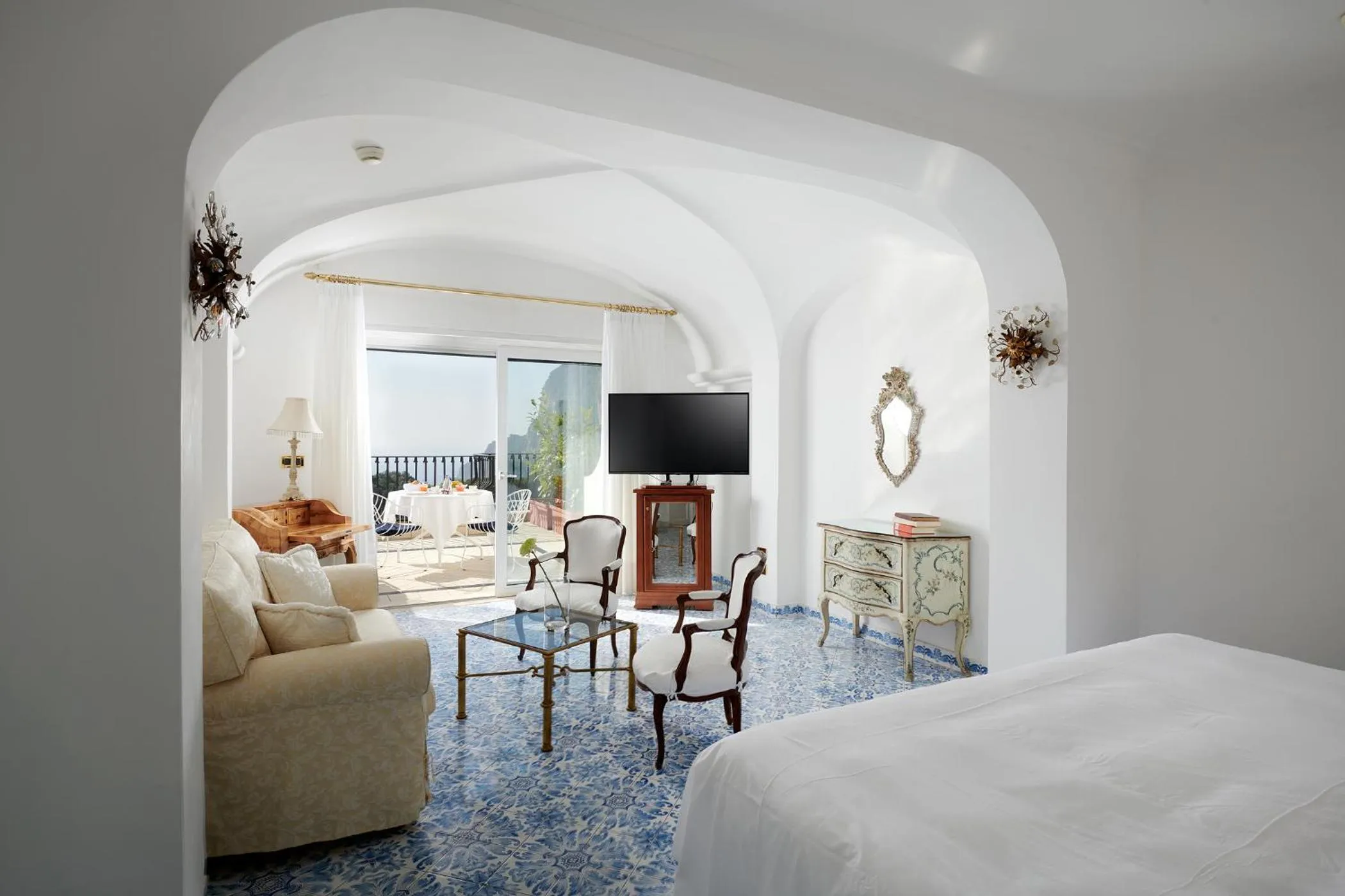 Bed in Hotel Scalinatella