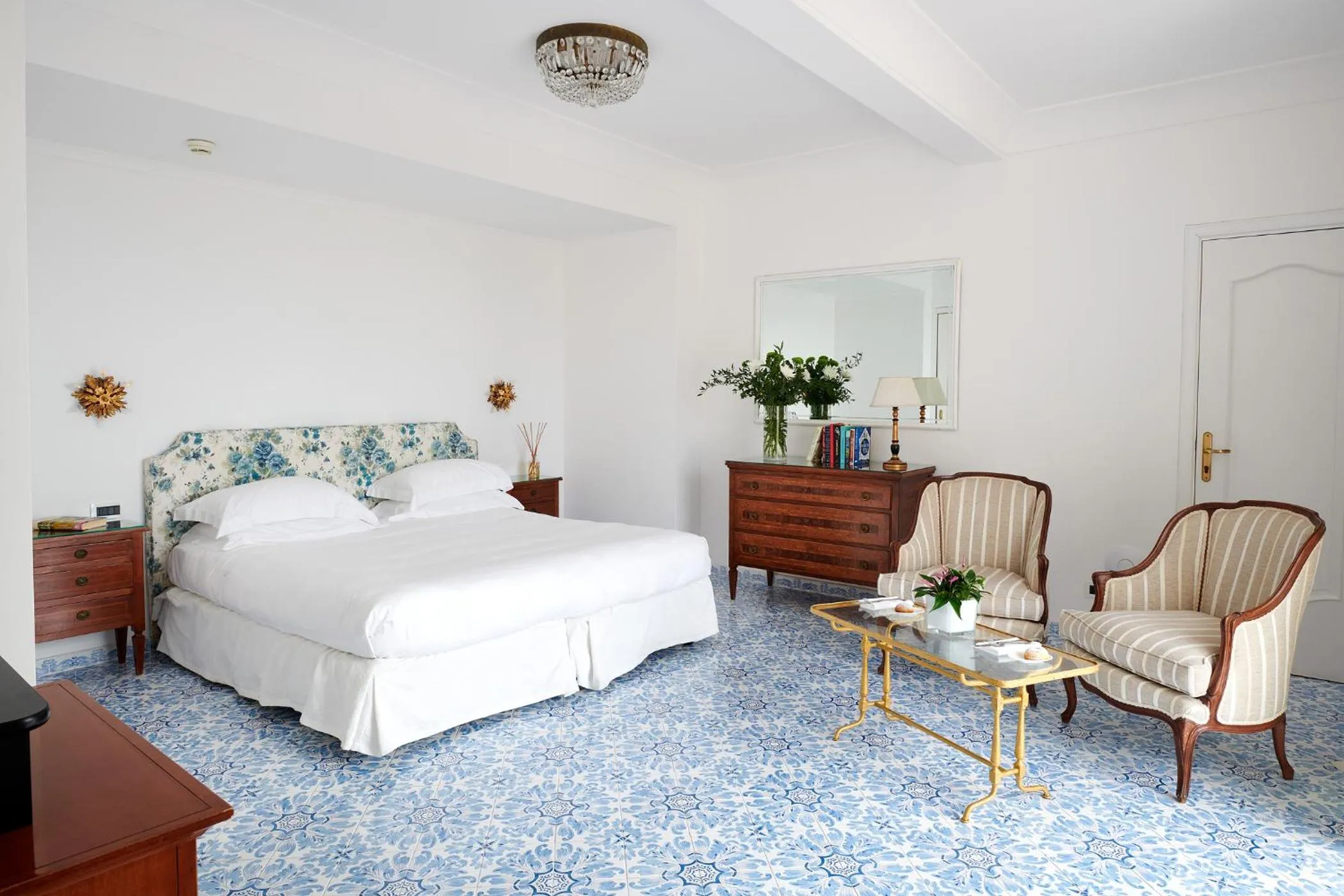 Bed in Hotel Scalinatella