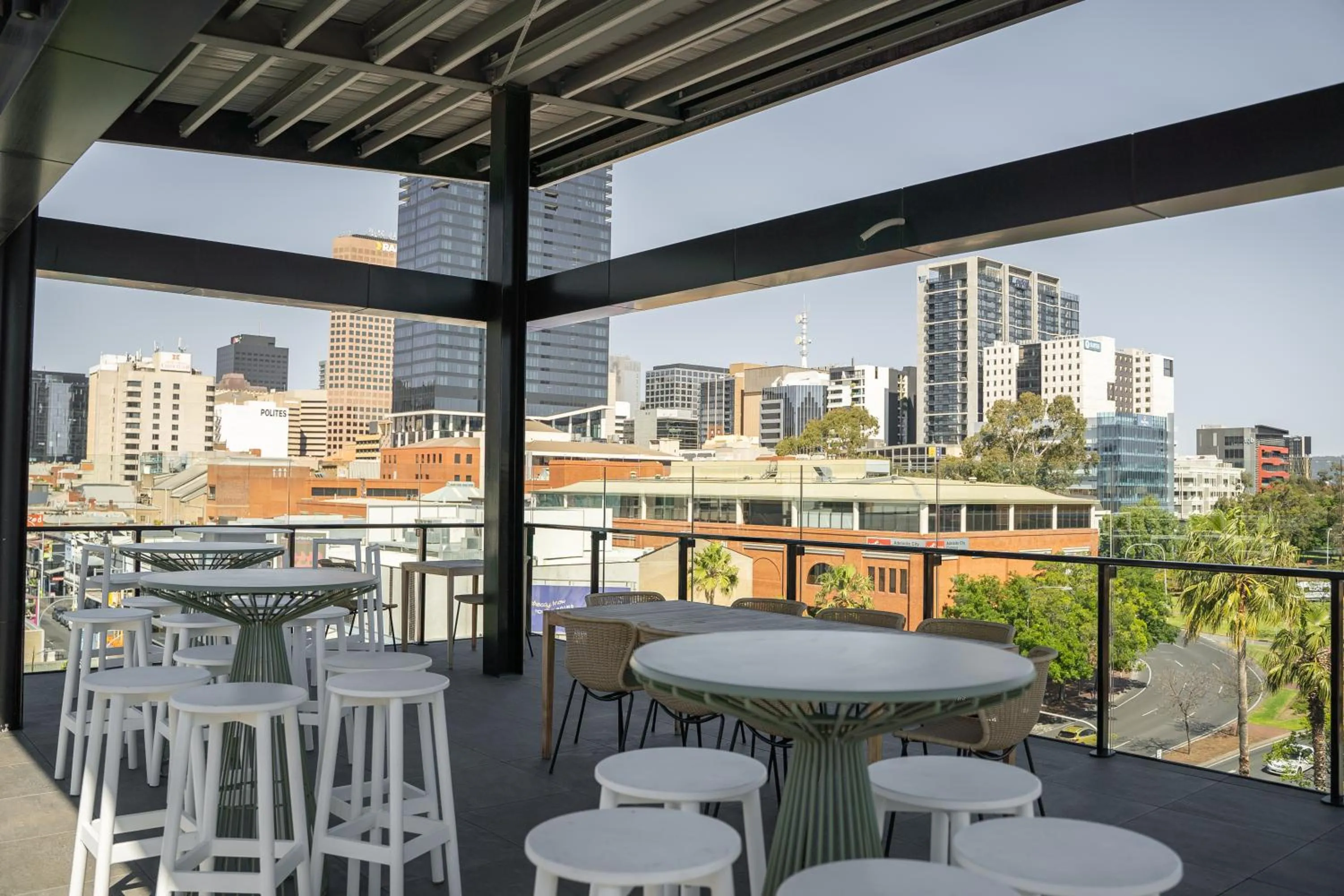 Swimming pool in Adelaide Rockford