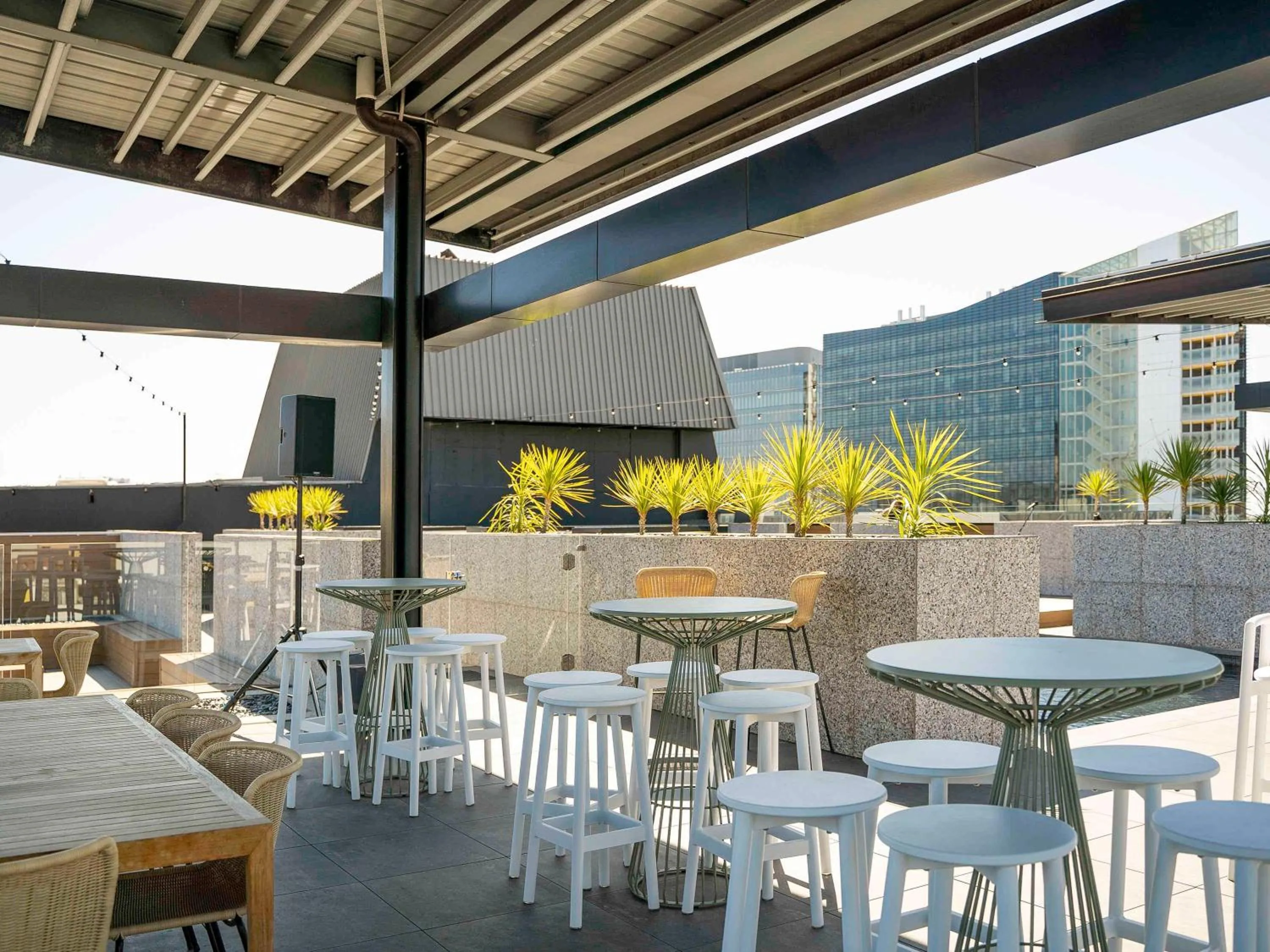 Pool view in Adelaide Rockford