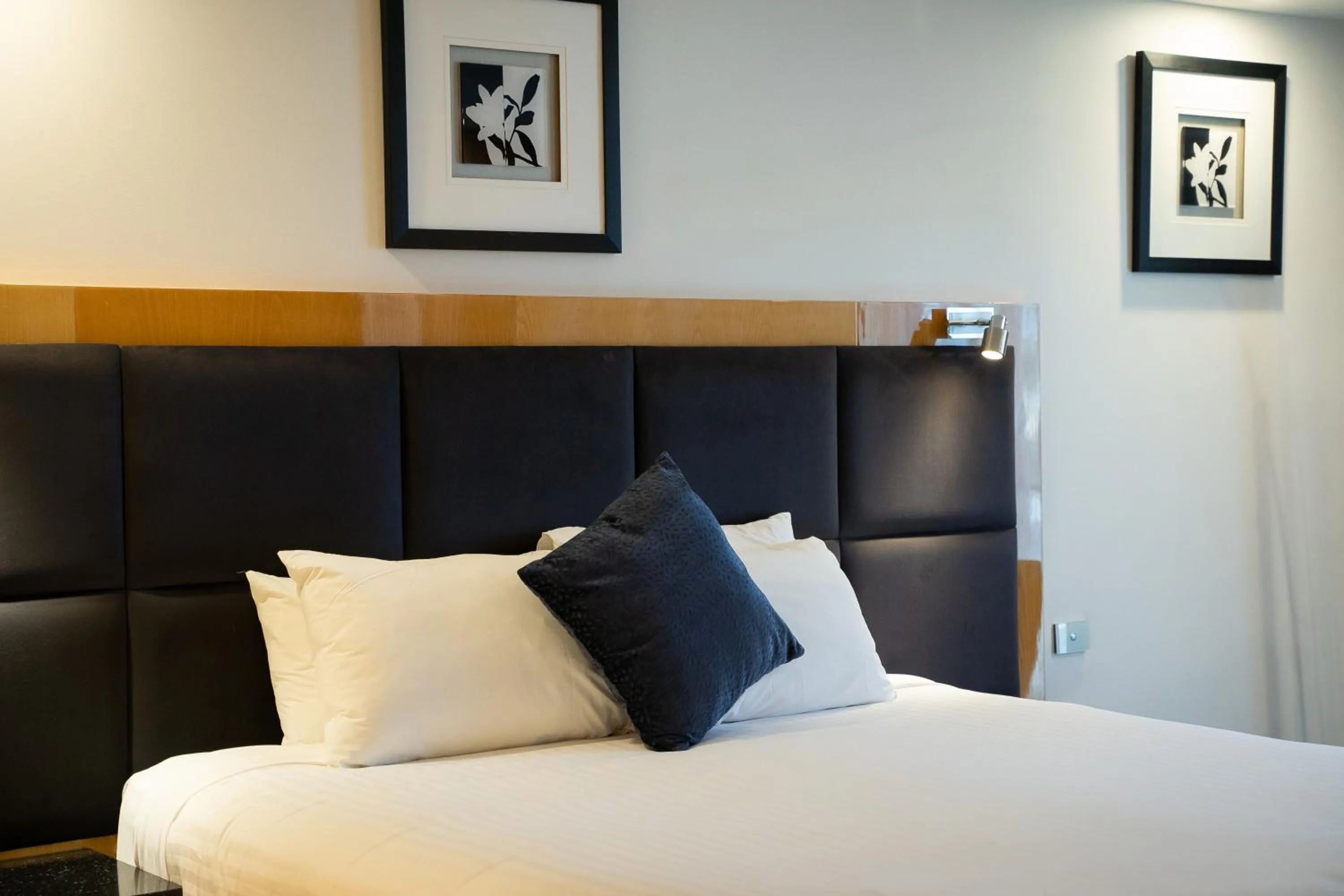 Bedroom, Bed in Adelaide Rockford