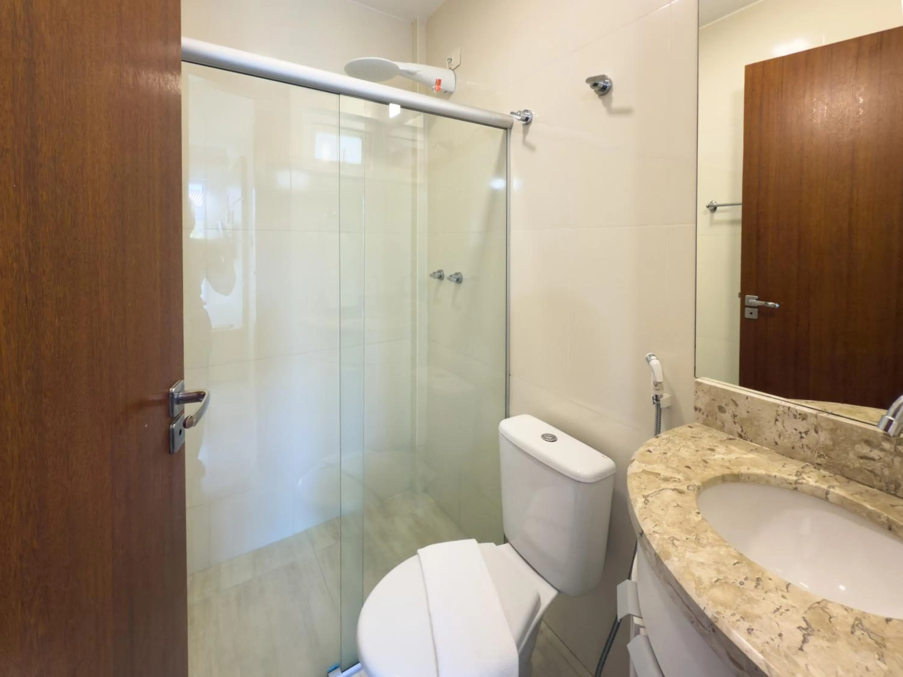 Shower in Mont Ararat Alto da Pitinga - Rede Tonziro