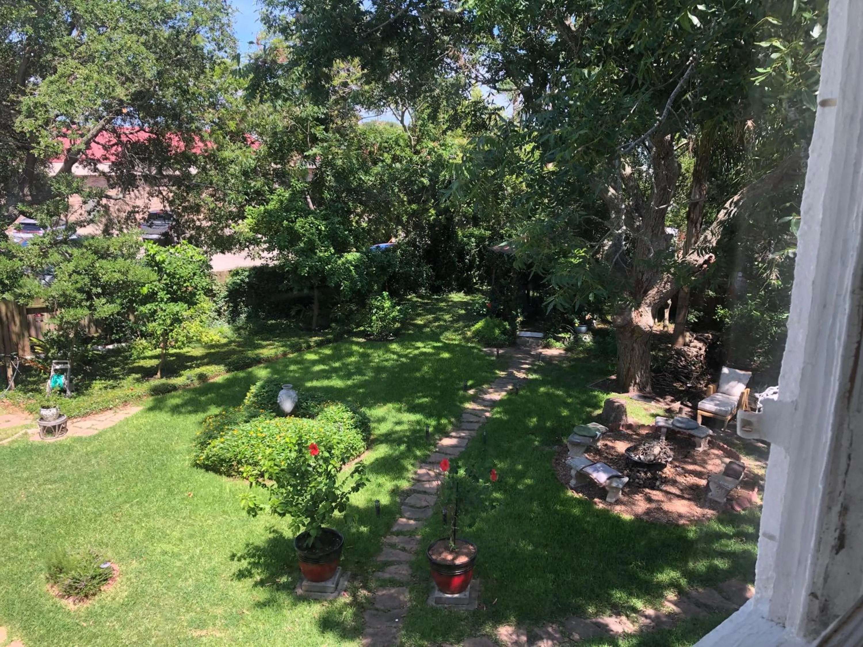 Garden view in Avenue O Bed and Breakfast