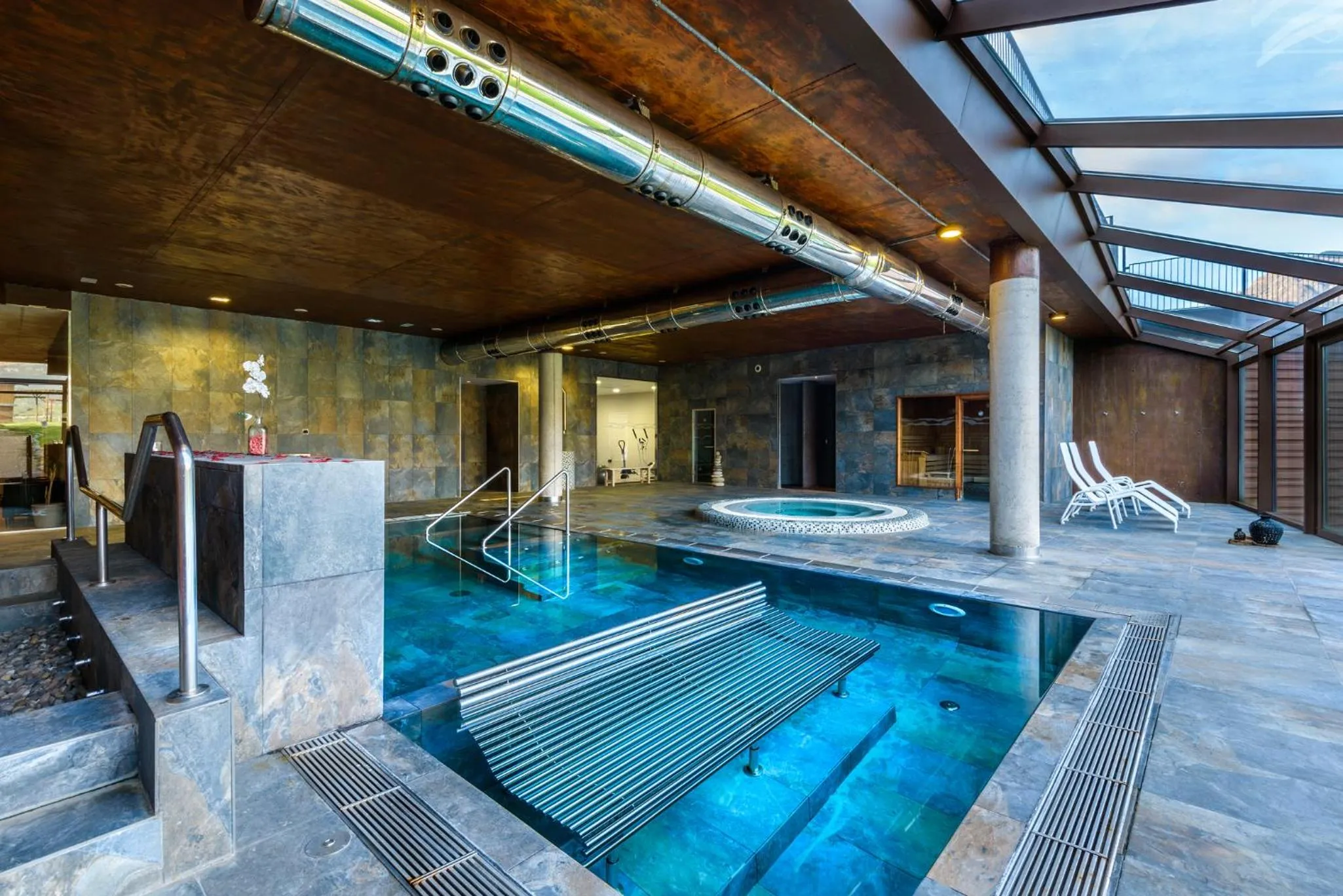 Sauna in Hotel Spa Aguas de los Mallos