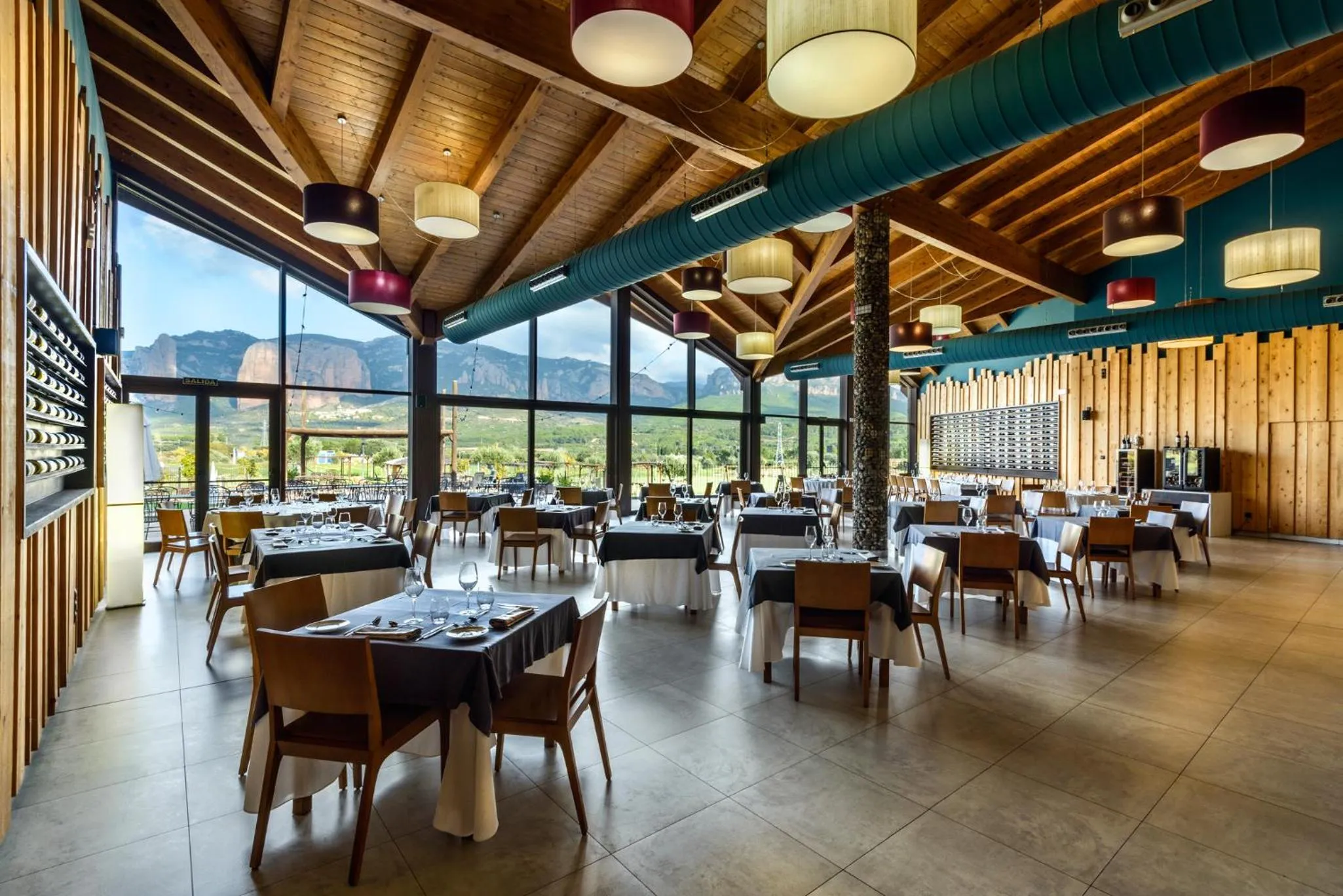 Restaurant/places to eat in Hotel Spa Aguas de los Mallos