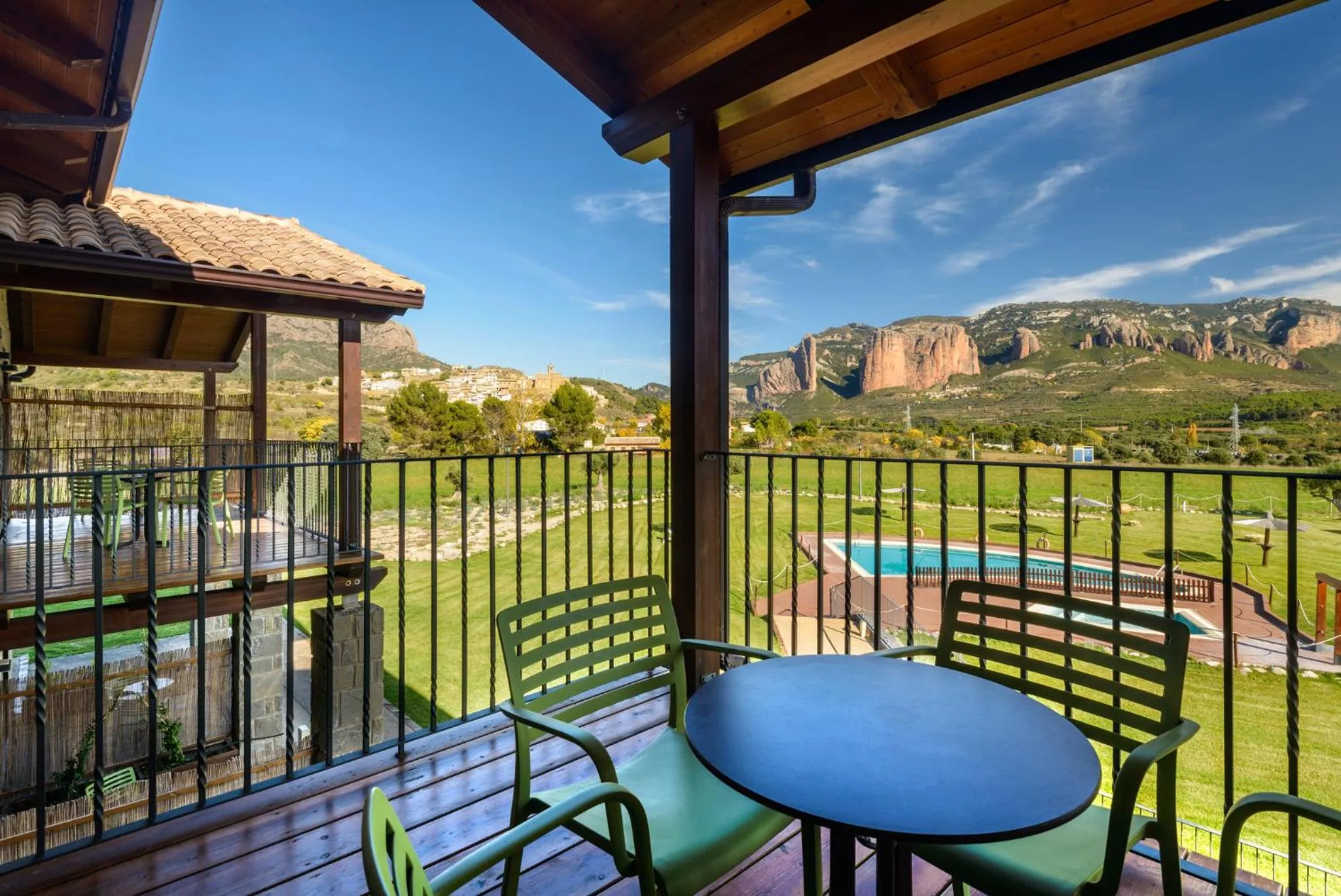 Balcony/Terrace in Hotel Spa Aguas de los Mallos