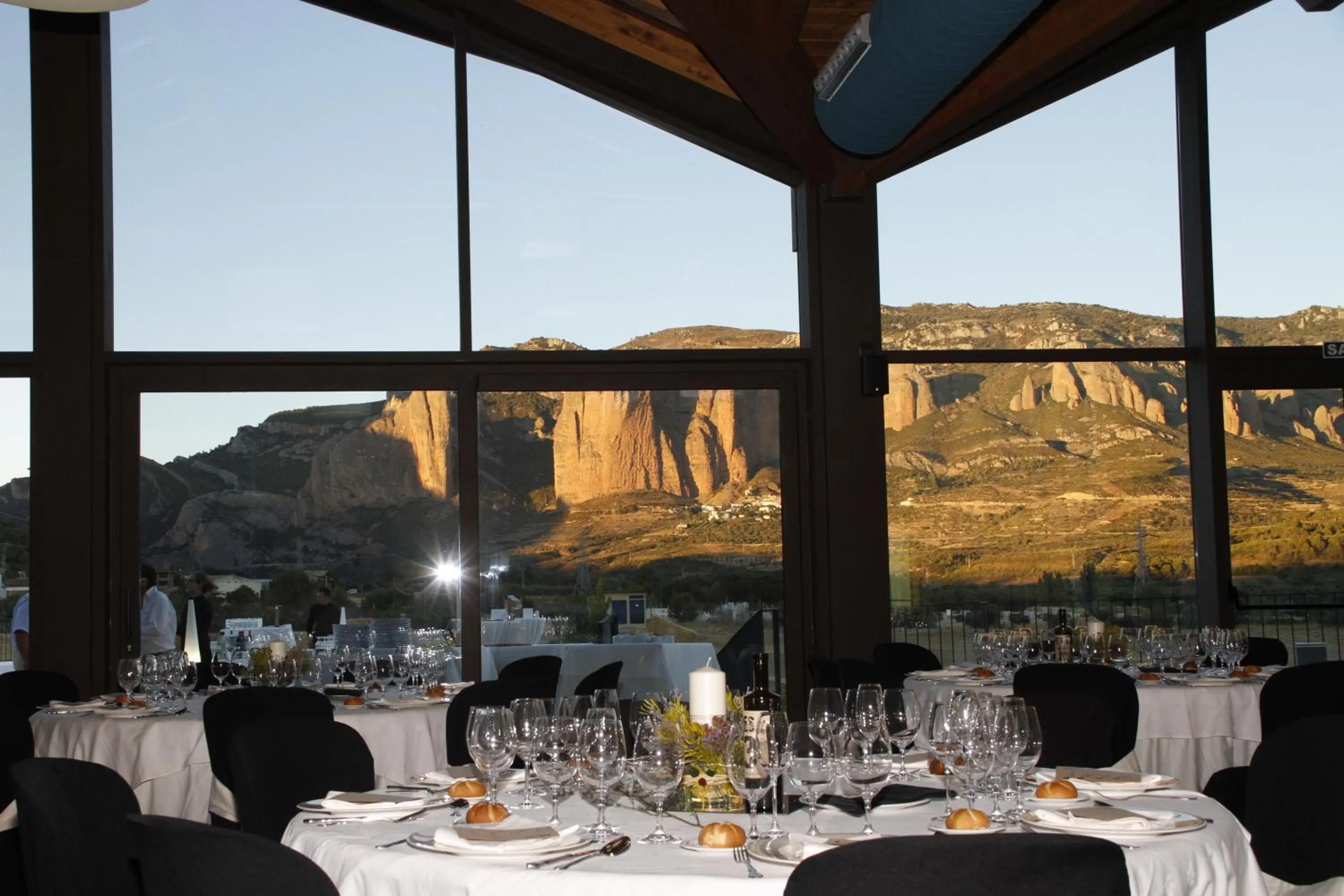 Restaurant/places to eat in Hotel Spa Aguas de los Mallos