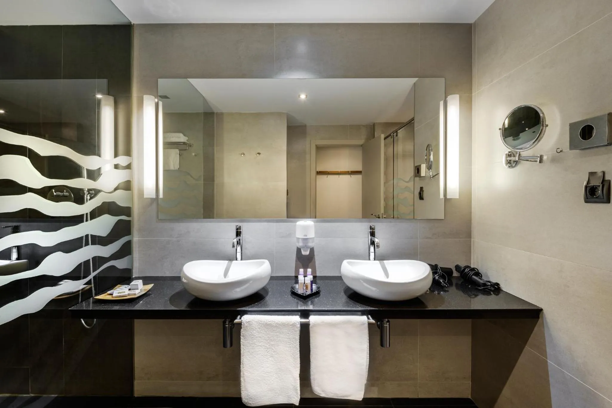 Bathroom in Hotel Spa Aguas de los Mallos